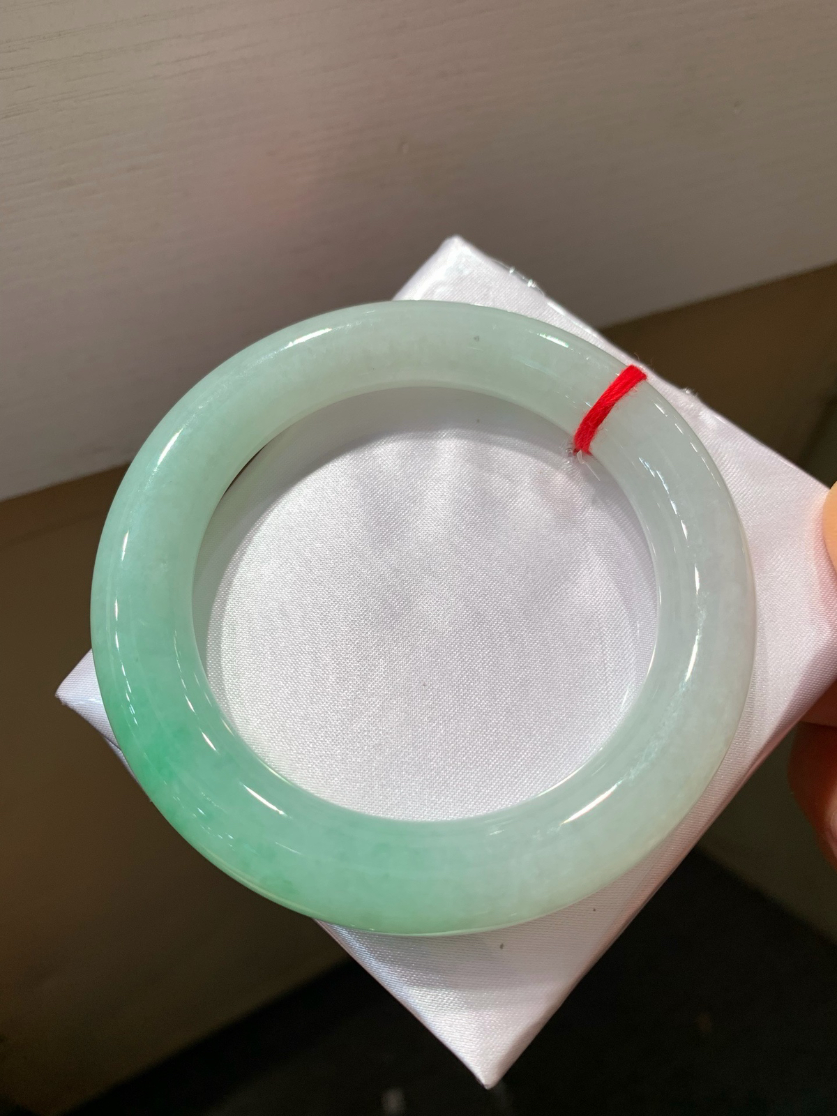 尺寸58/11.3/12.3，带色圆条手镯
水润细腻 种老