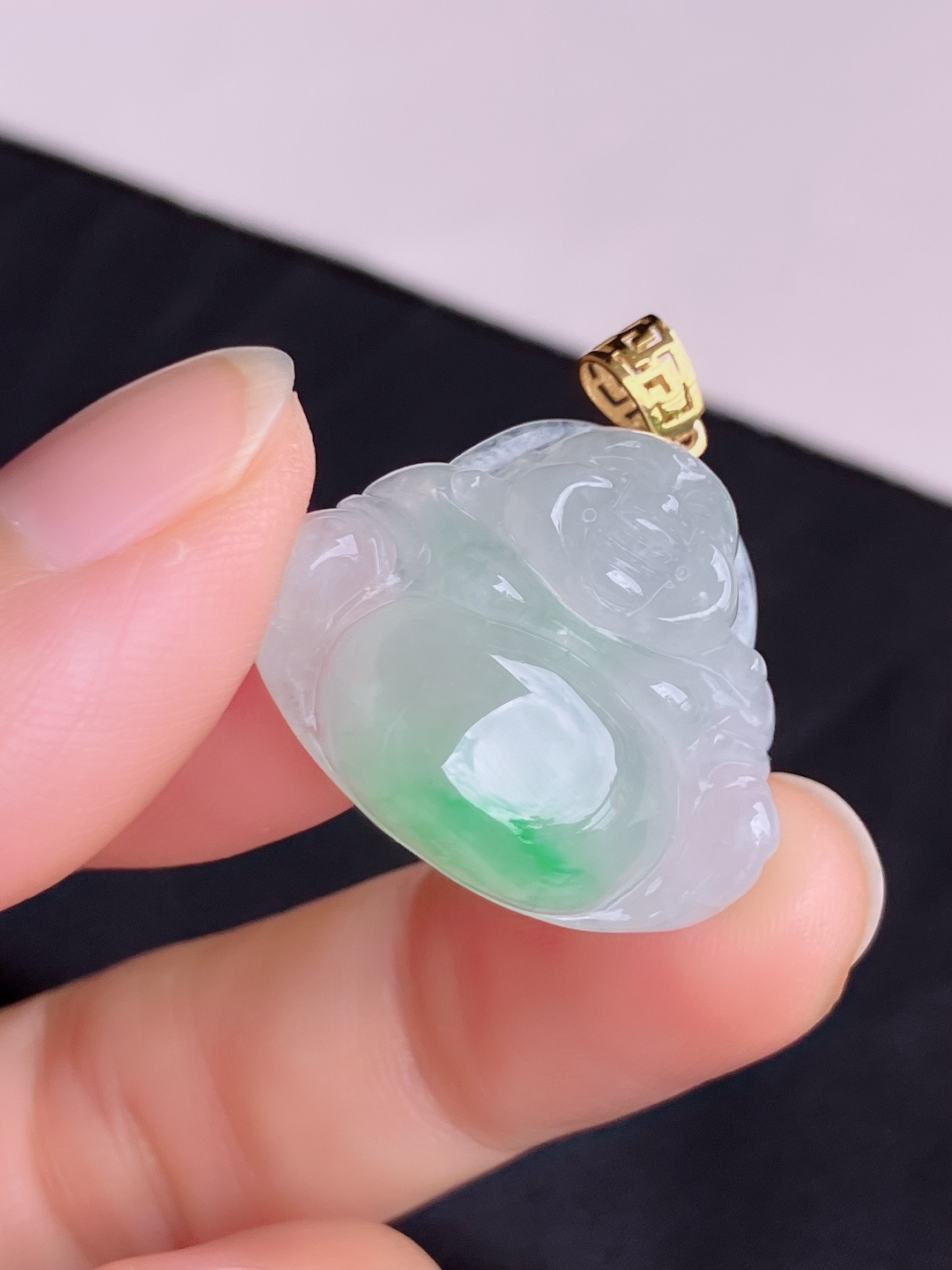 翠绿弥勒佛，色美清爽，尺寸26.8/22.5/8/自然光实拍