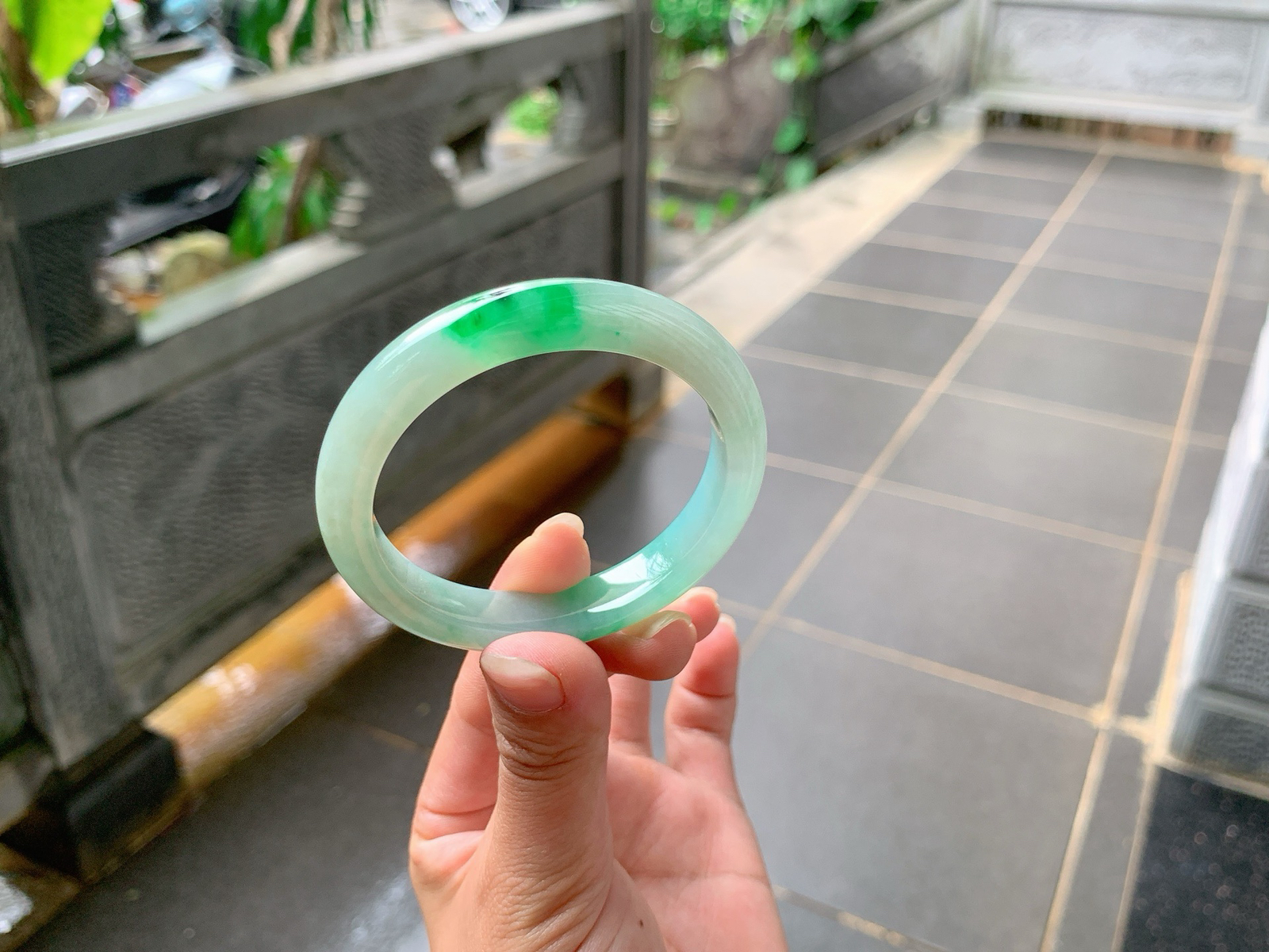 ｜50圈口
白底青，颜色特别的鲜艳抢眼，优雅之气满满的，非常贵气，