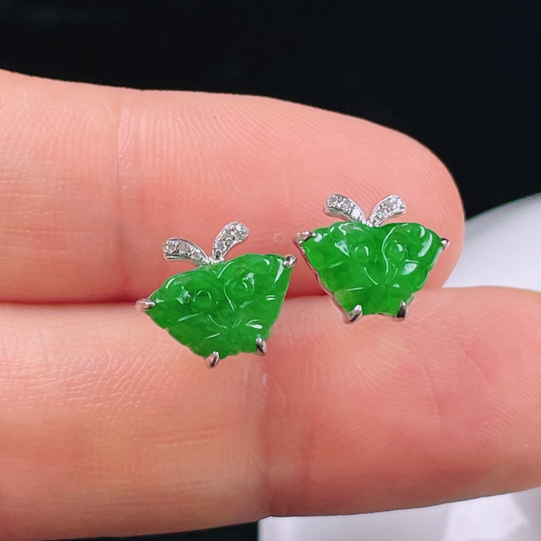 ️冰绿耳钉，老种起光 ，细底通透，尺寸：9.2/11.5/3mm0704