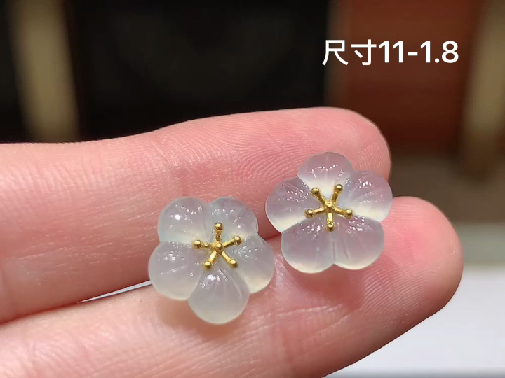 18K 冰种花朵耳钉 无裂，尺寸，11-1.8