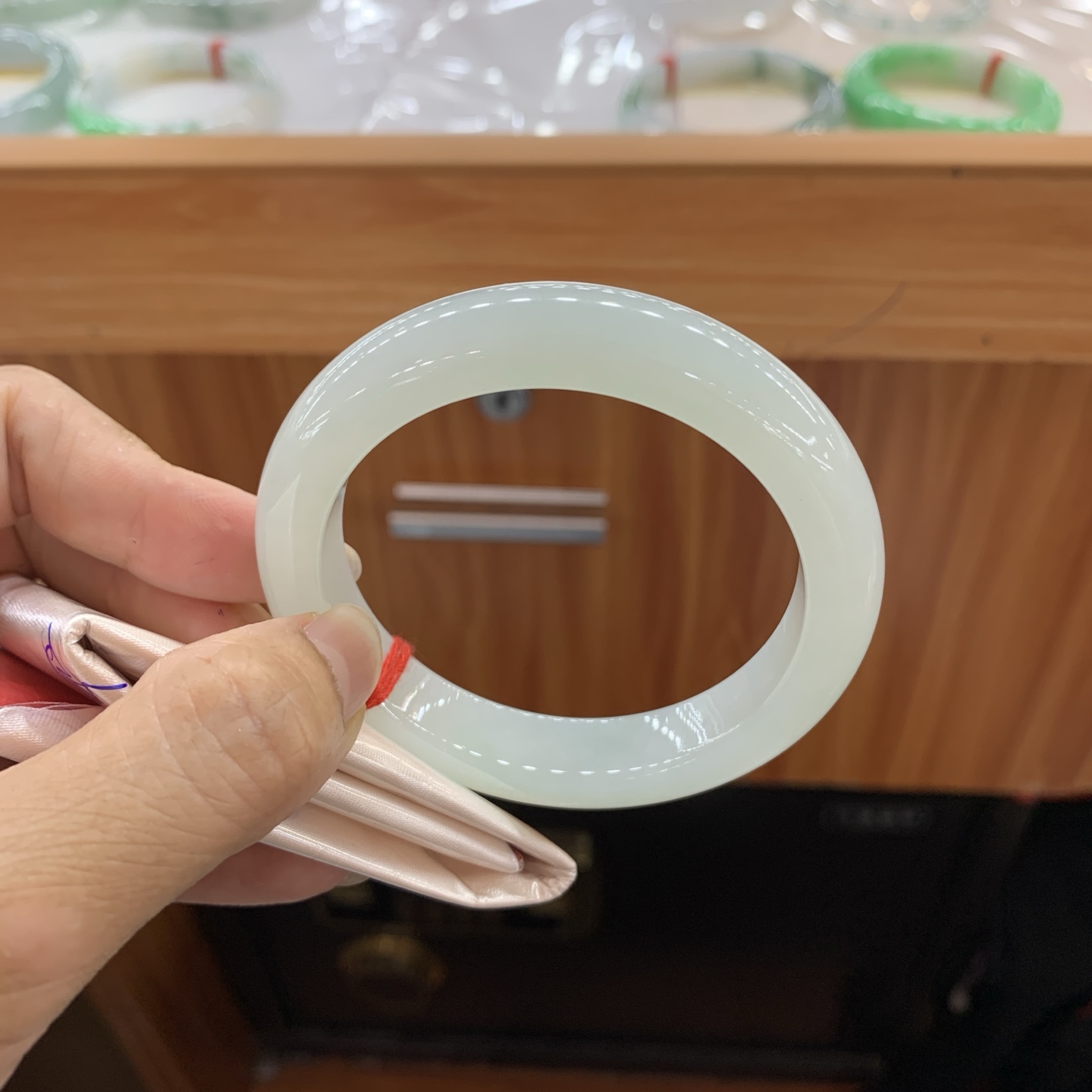 070325MMJ 绿底正圈翡翠手镯 55.7-12.1-9