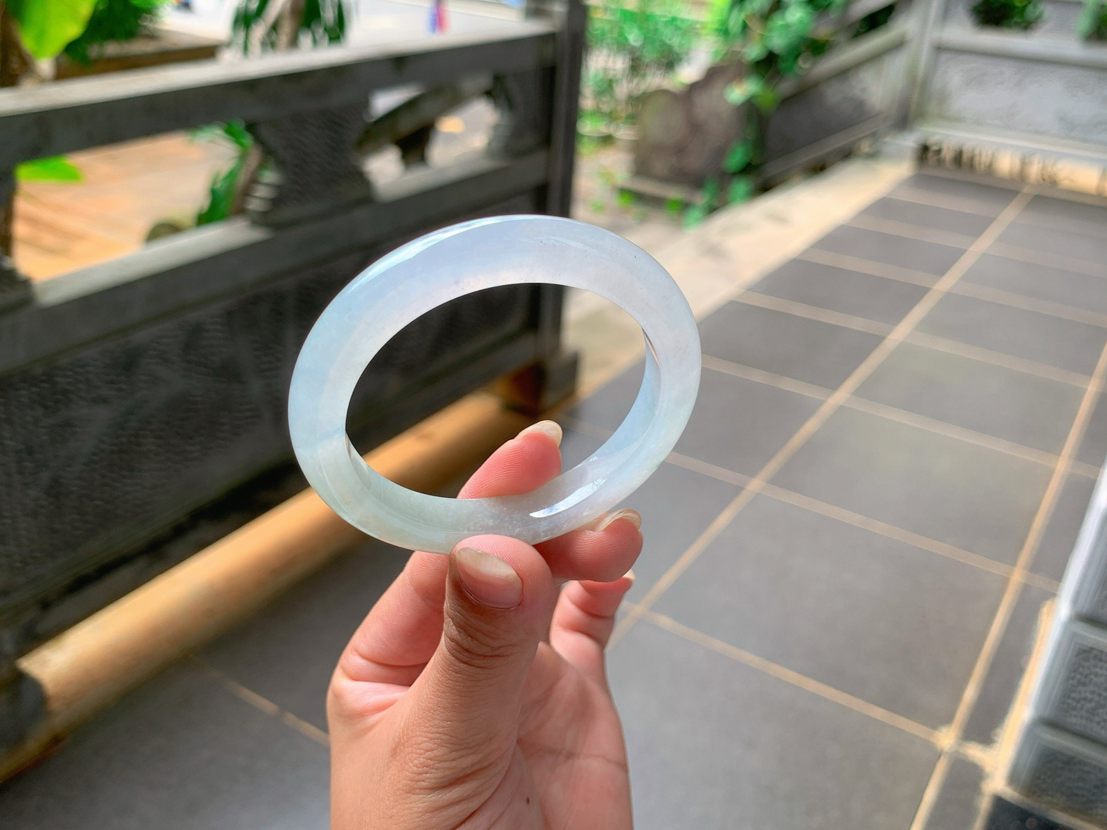 ｜50圈口
渐变色，冰飘绿花，像飘逸的叶子，灵动飞舞，色系的交叠更显别致，