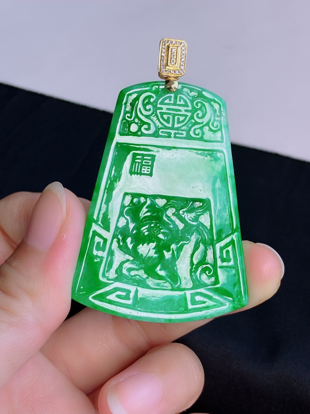 阳绿平安牌，简约时尚，尺寸63.5/54.3/40/5.3/自然光实拍
