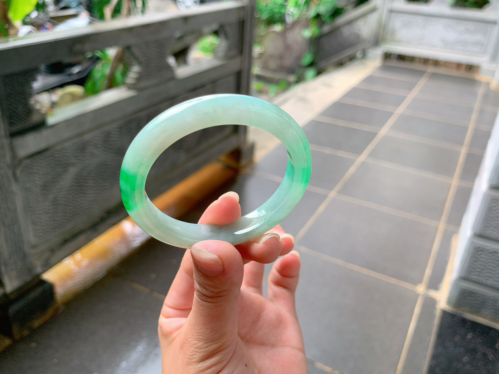 ｜50圈口
白底青，颜色特别的鲜艳抢眼，优雅之气满满的，非常贵气，