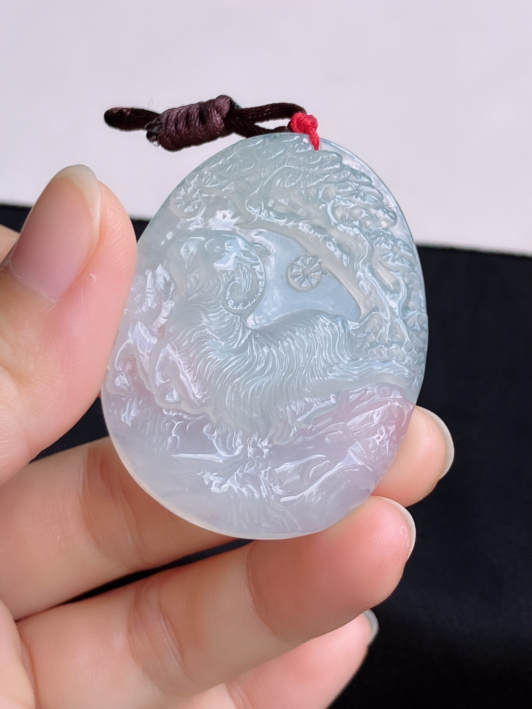 冰透底色生肖羊牌，晶莹剔透，尺寸50.3/39/5.5/自然光实拍