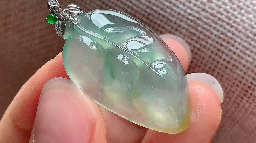 ️翡翠精品，树叶，冰种无裂，黄加绿18k金 尺寸34-20-6.5 aa73