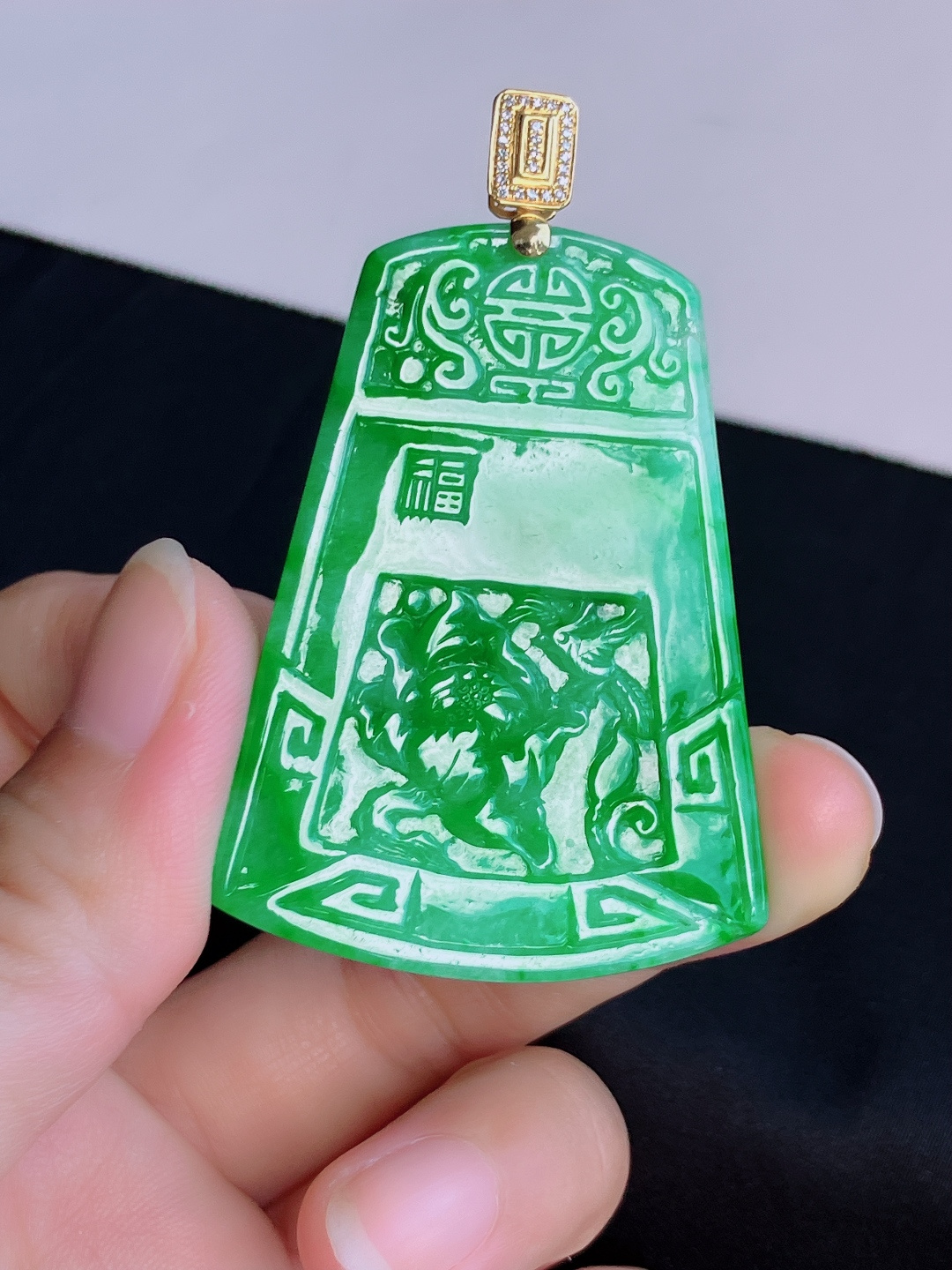 阳绿平安牌，简约时尚，尺寸63.5/54.3/40/5.3/自然光实拍