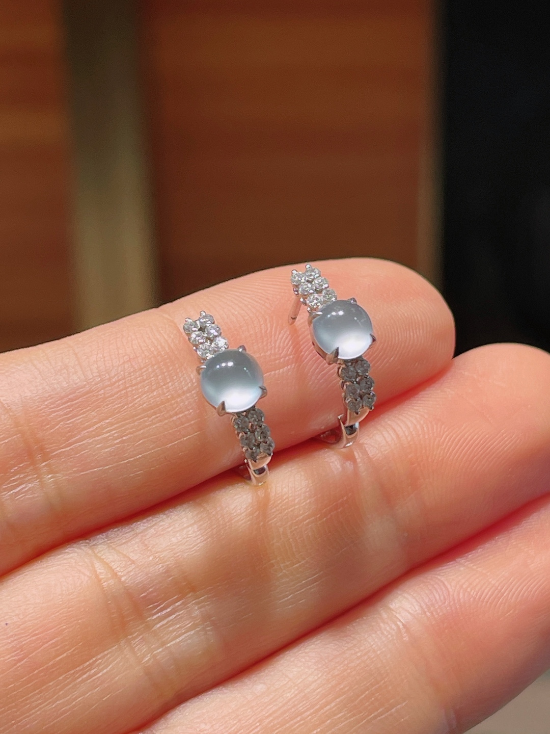 ️老种起光 ，细底通透，尺寸：裸石5/5/3.2mm0704