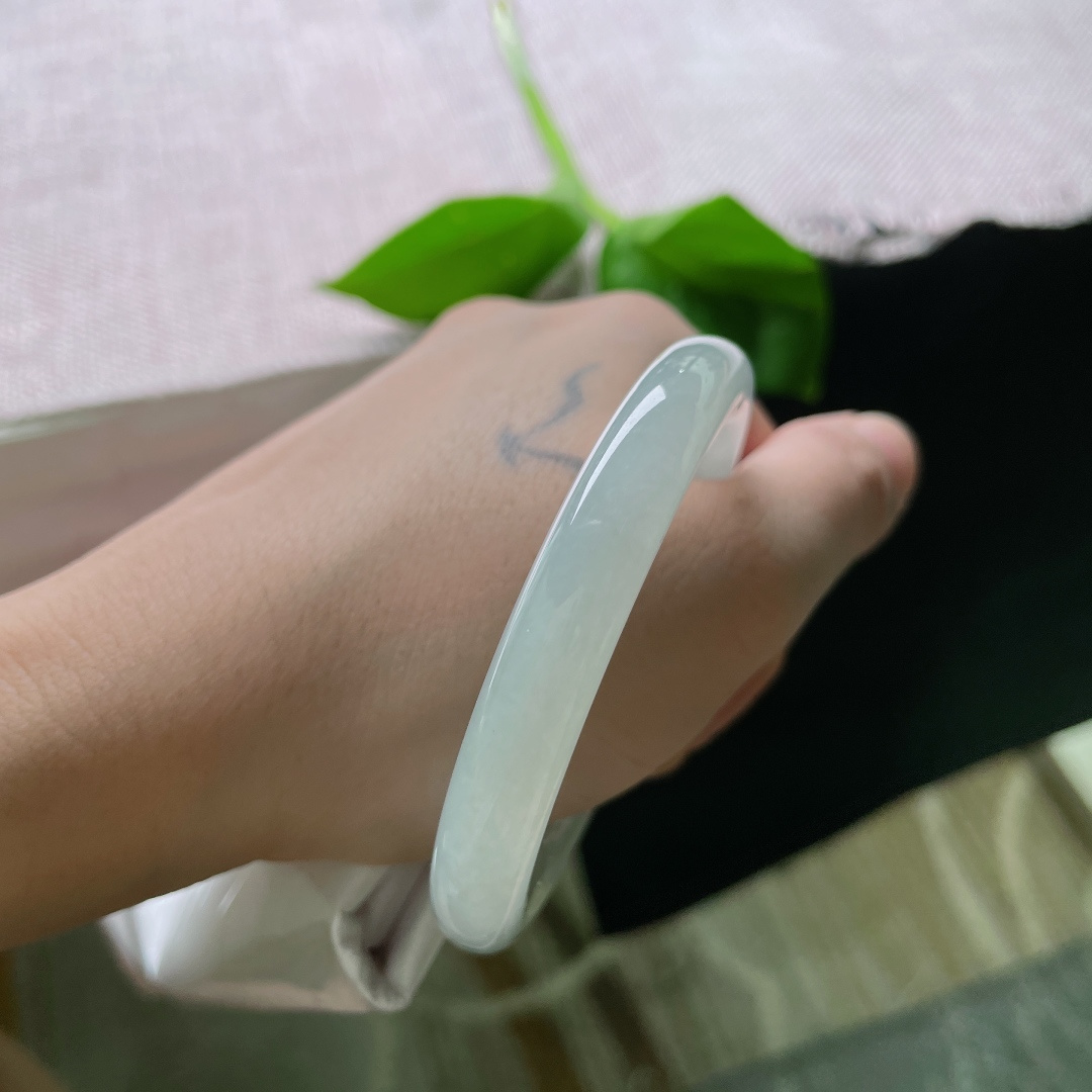 51/8.9，冰晴底圆条，干干净净，种老，斯文秀美，灵气逼人，一点皮纹，ss55081a