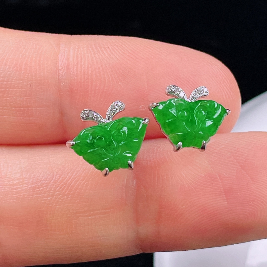 ️冰绿耳钉，老种起光 ，细底通透，尺寸：9.2/11.5/3mm0704