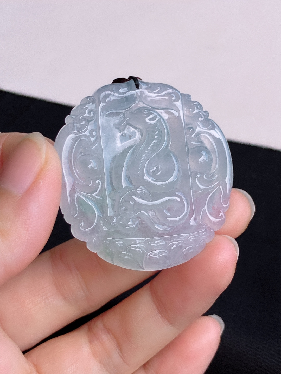 底色生肖蛇牌，晶莹剔透，尺寸45/43.6/5/自然光实拍