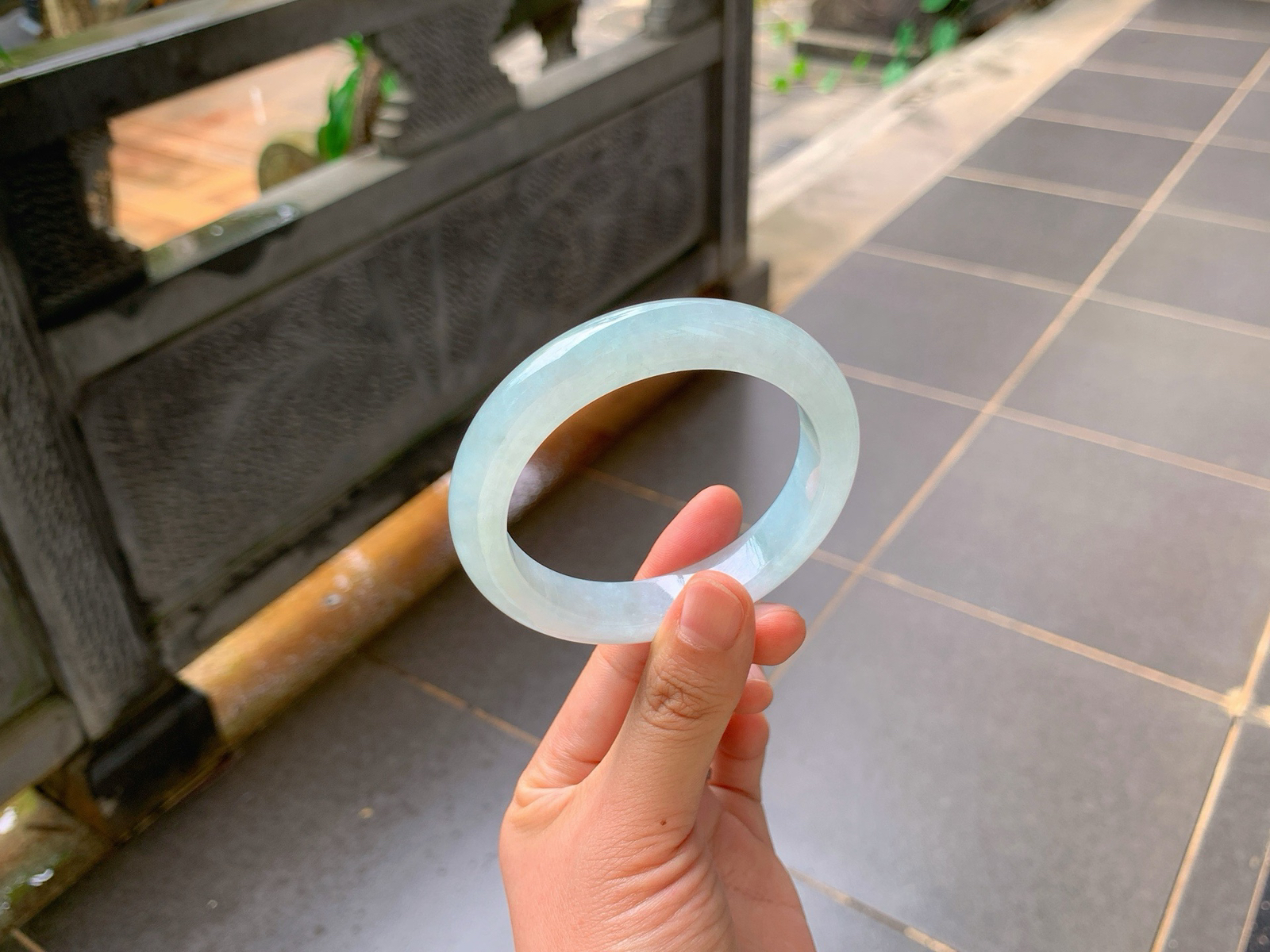｜57圈口
冰种晴水翡翠镯清透似水，自带温润柔光
腕间一抹清凉，耐看又百搭，上手超惊艳，