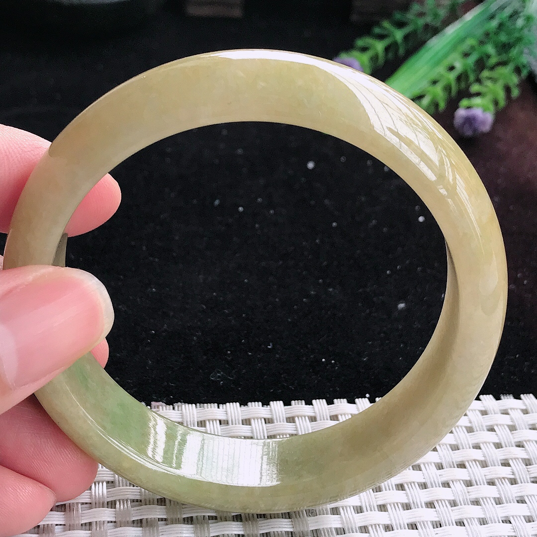 实拍A货翡翠60.5/15.3/8.2大圈口老坑温润黄翡手镯平安镯平安镯