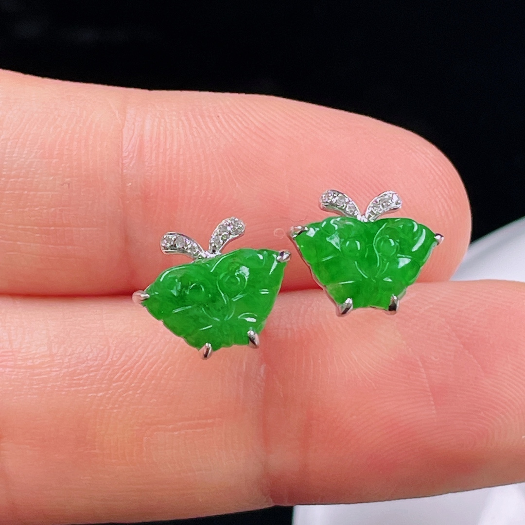 ️冰绿耳钉，老种起光 ，细底通透，尺寸：9.2/11.5/3mm0704