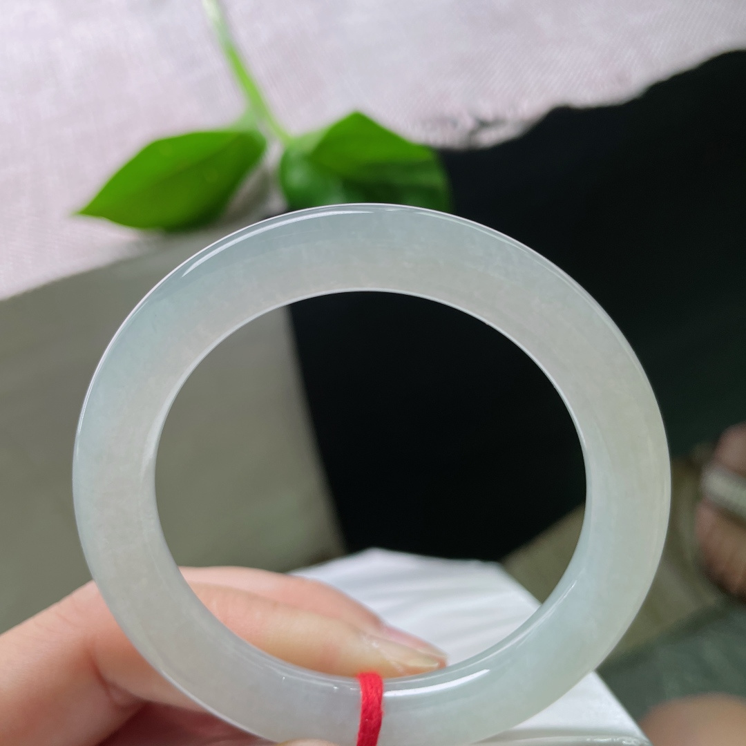 51/8.9，冰晴底圆条，干干净净，种老，斯文秀美，灵气逼人，一点皮纹，ss55081a