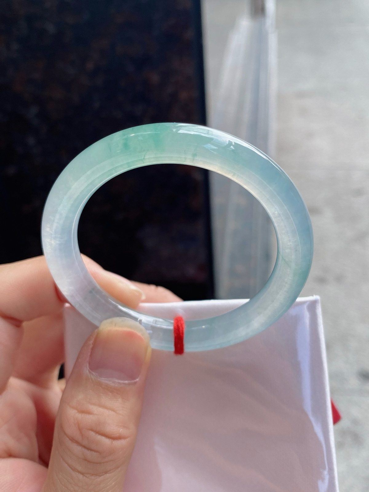 圈口49.3-8.4-8.3     【高冰种晴绿圆条手镯】*圈口49  50可戴  质地细腻   种水好