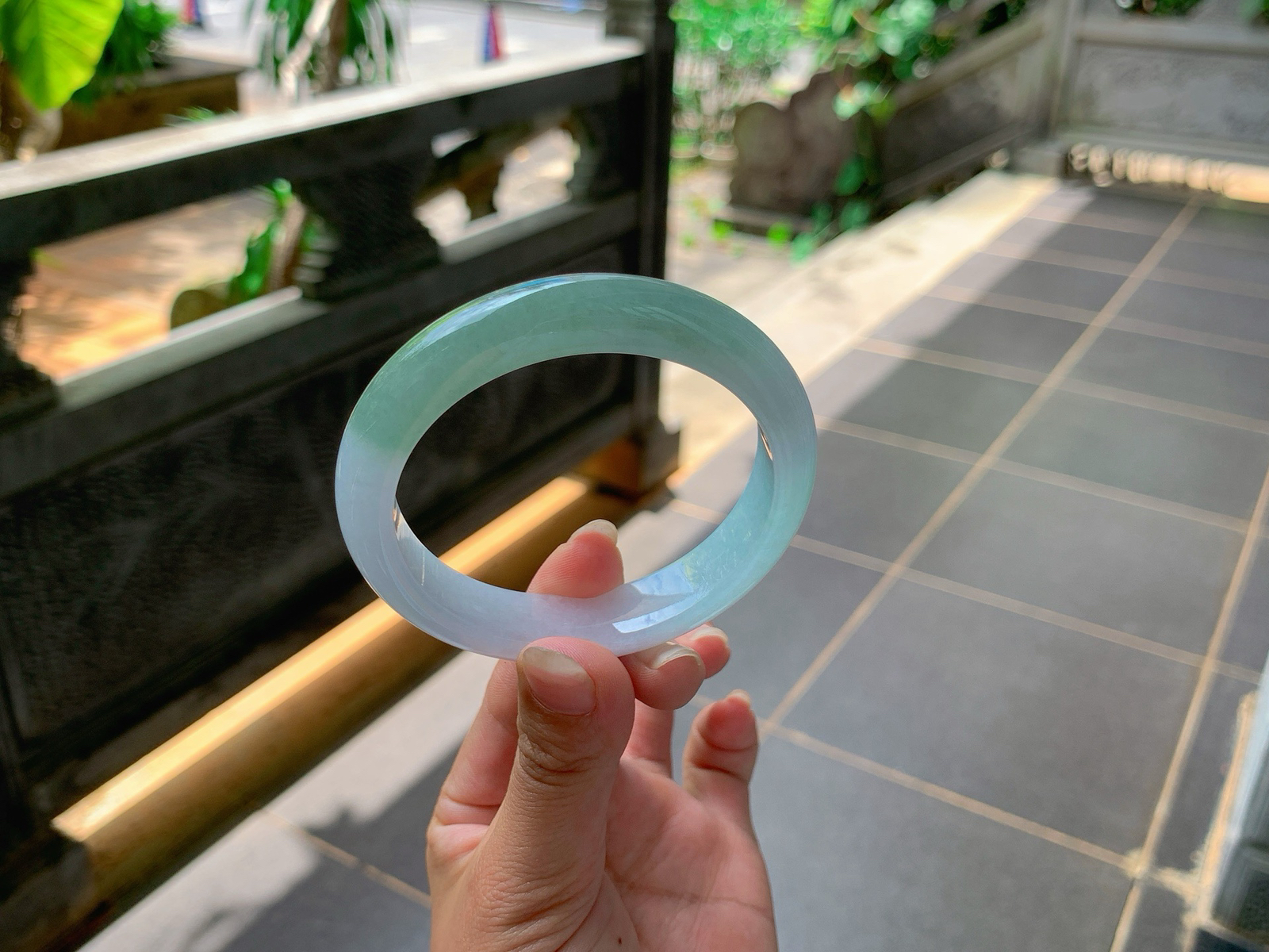 ｜56圈口
冰晴底，底妆带春色，清清雅雅的，温润细腻，