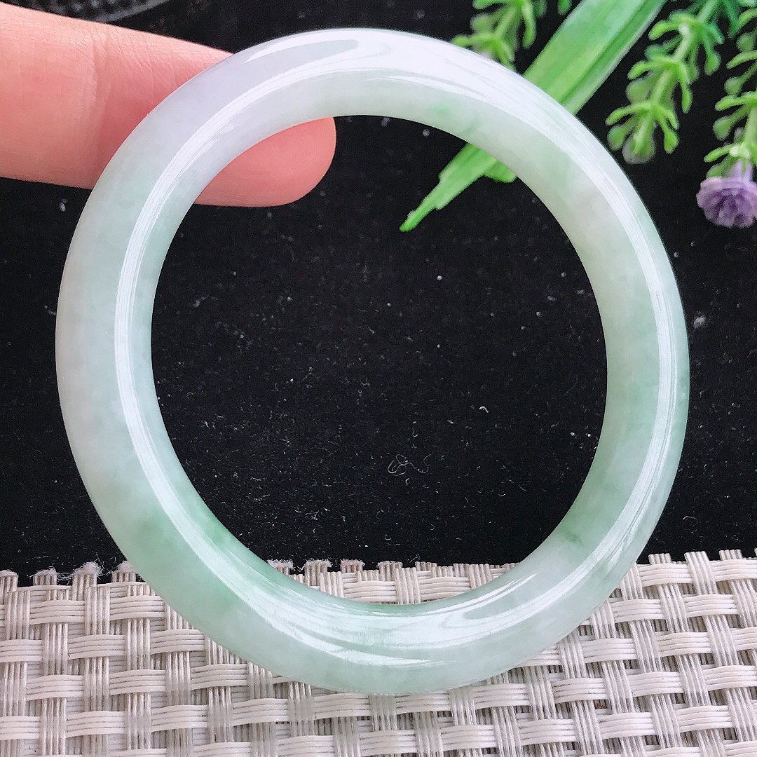 实拍A货翡翠51.5/8.8/9老坑冰润飘花圆条手镯平安镯