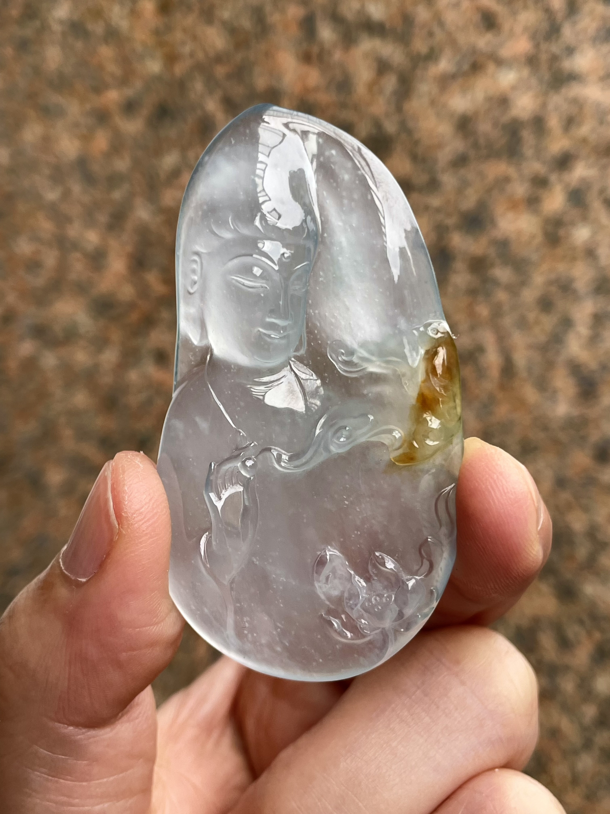 【冰种黄翡观音半身像】老料雪花棉，种水很不错，冰感明显，俏色漂亮，面部纯净，大件厚装，可以收藏的品质。