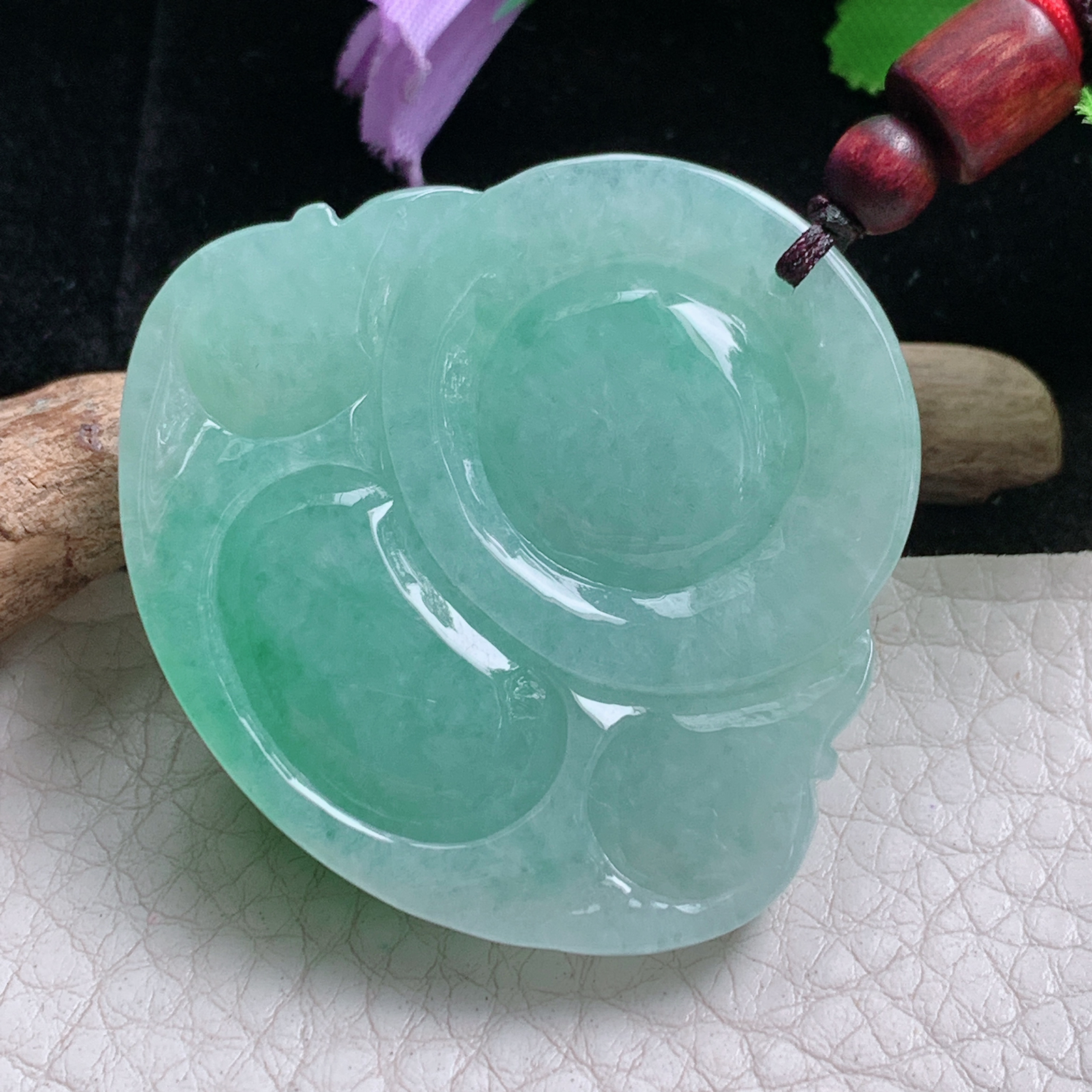 zen实拍43*45.8*13缅甸翡翠a货精雕清新水润饱满佛公 弥勒佛玉吊坠