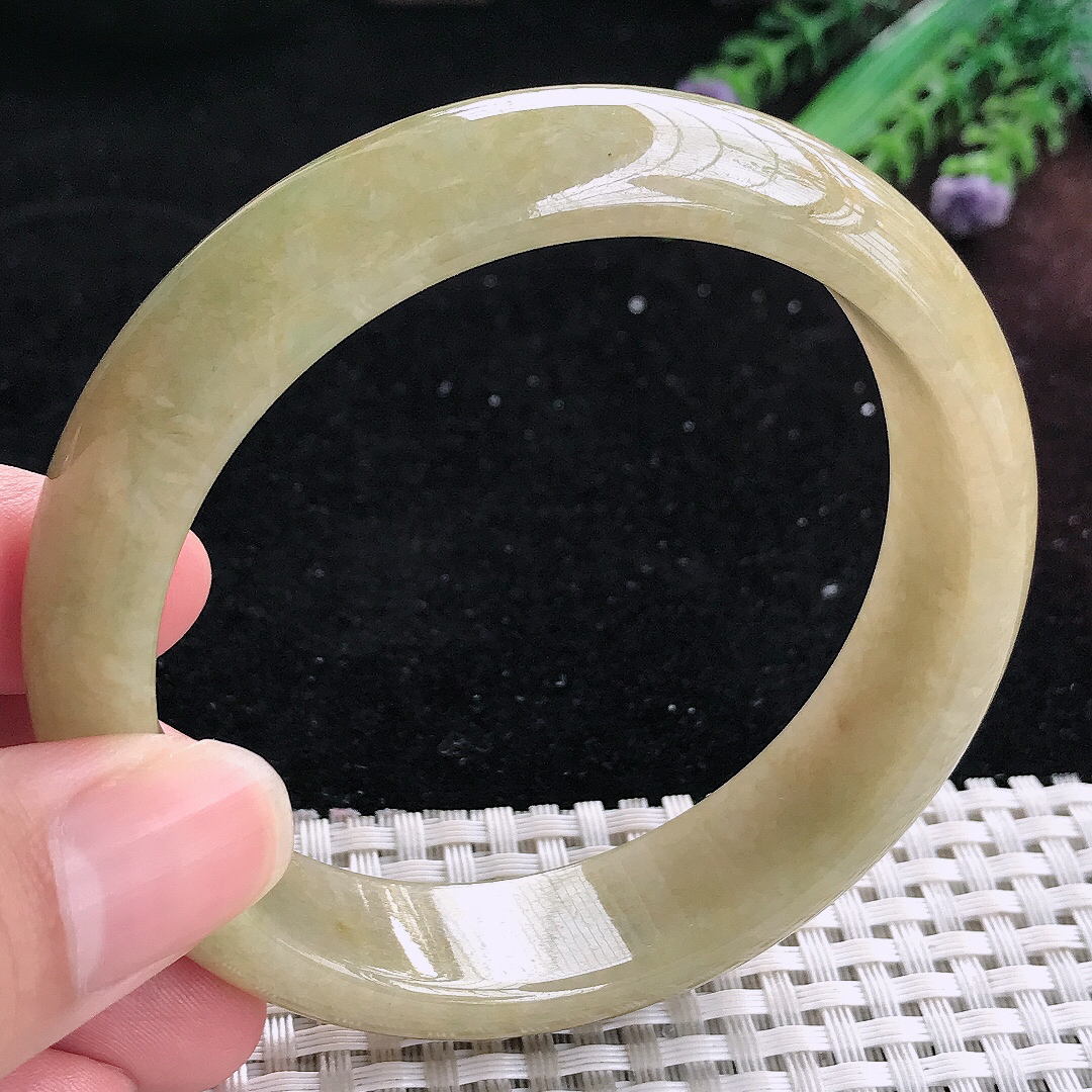 实拍A货翡翠60.5/15.3/8.2大圈口老坑温润黄翡手镯平安镯平安镯