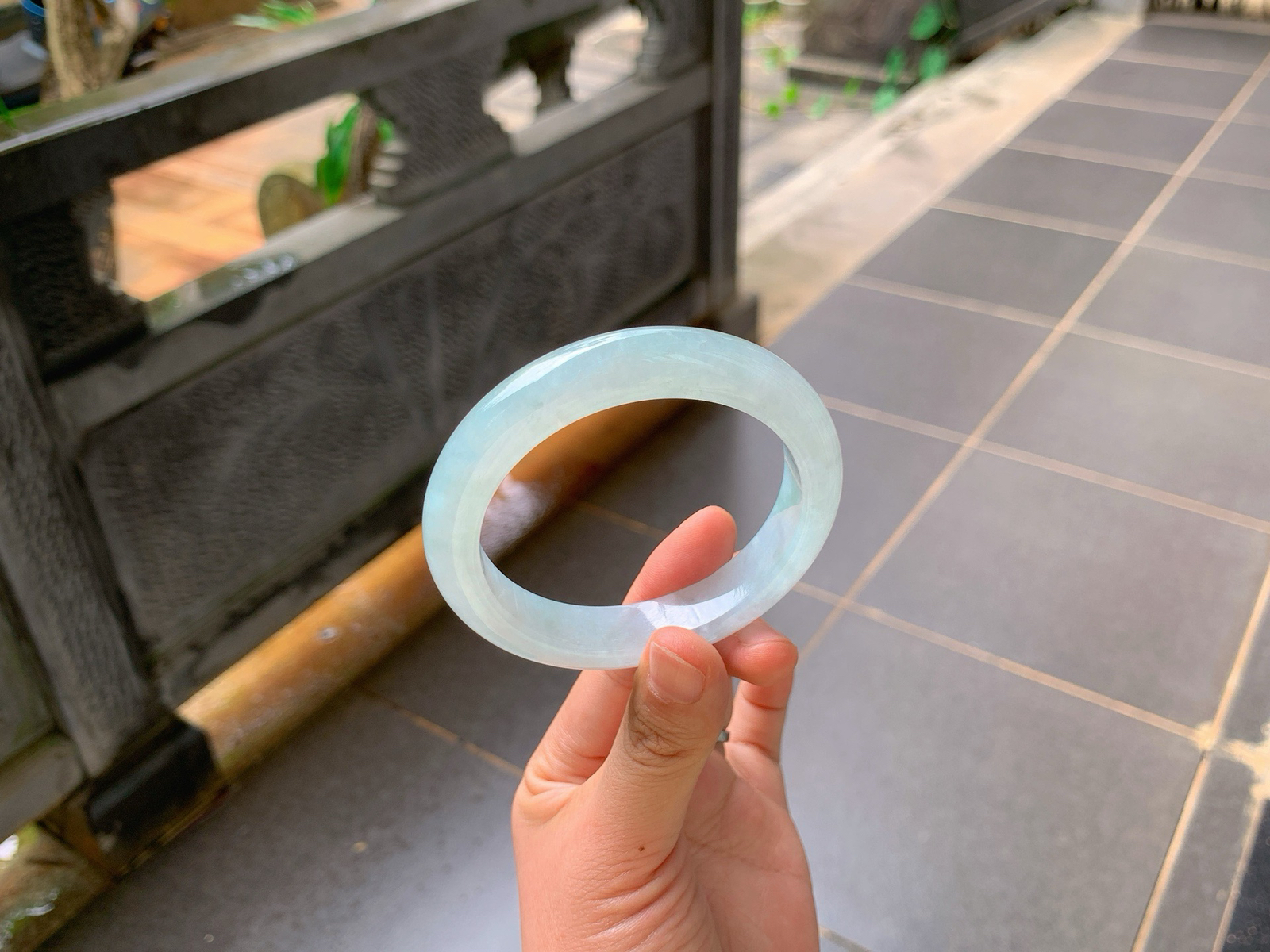 ｜57圈口
冰种晴水翡翠镯清透似水，自带温润柔光
腕间一抹清凉，耐看又百搭，上手超惊艳，