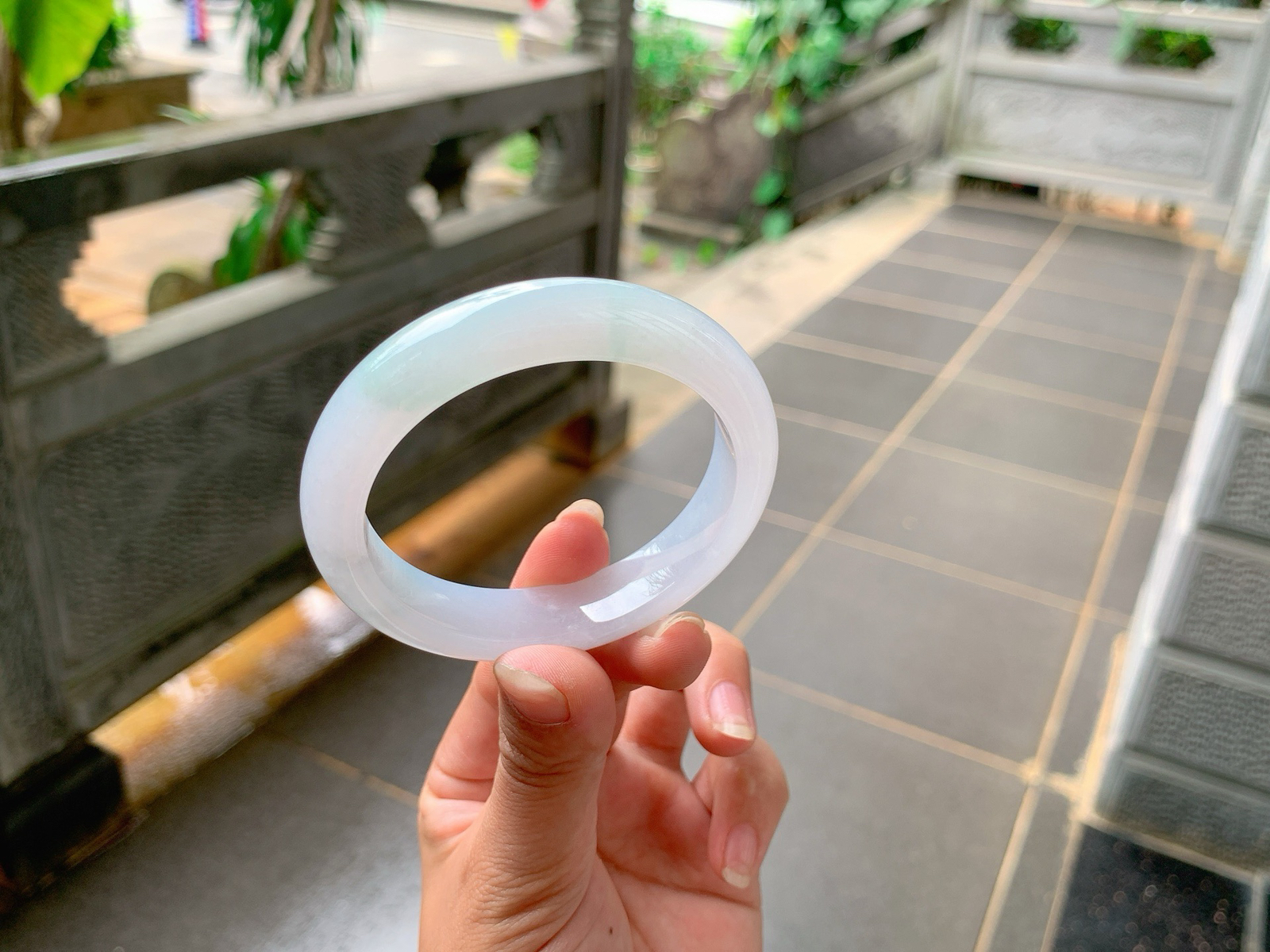 ｜53圈口
淡淡的粉春色，飘绿丝花，底妆细腻冰润，仙仙粉粉的