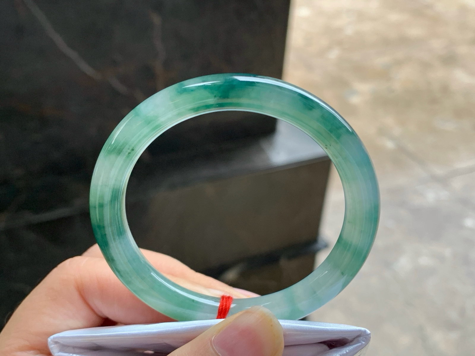 50.5-7.7
蓝花细条^_^飘花鲜艳