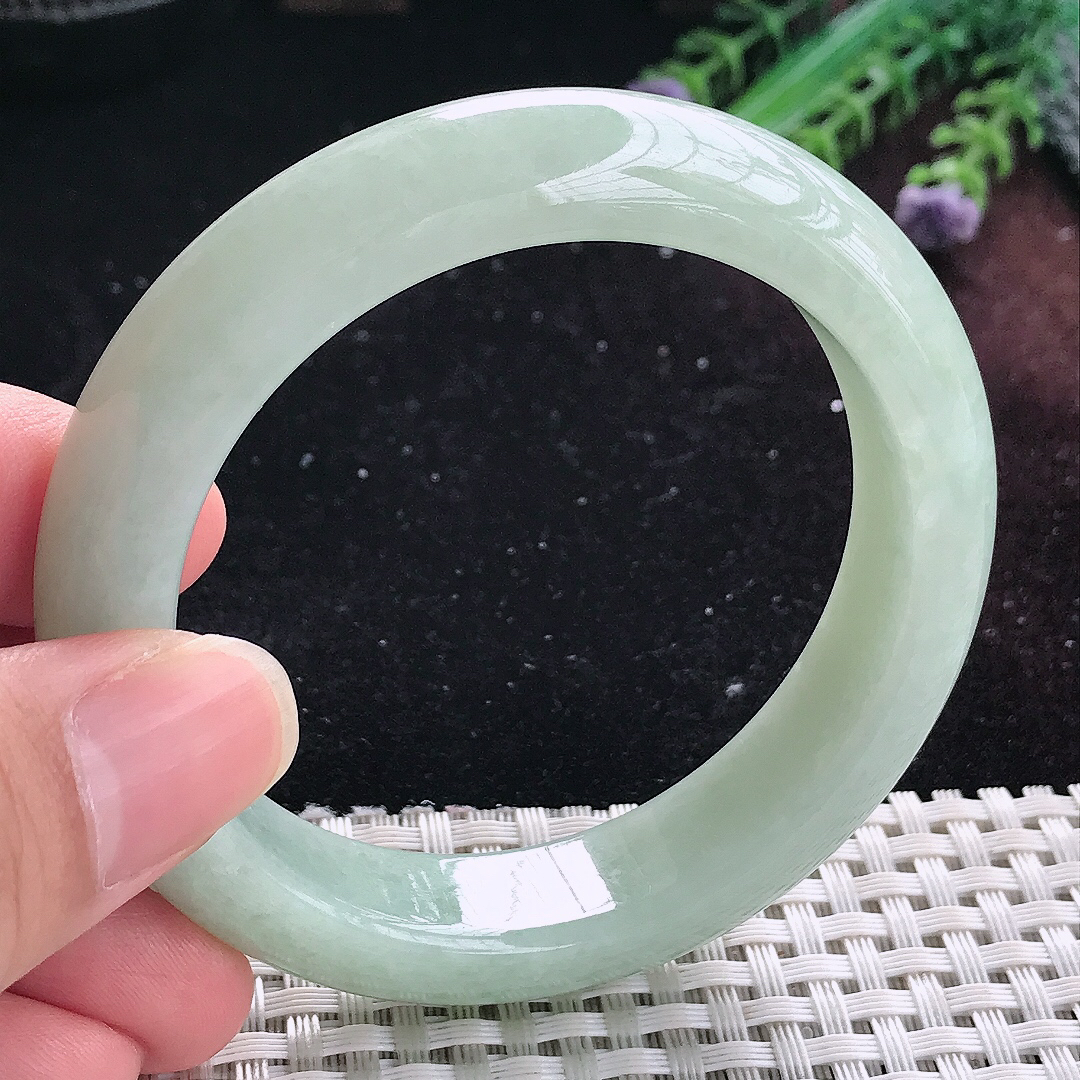 实拍A货翡翠54.5/13.8/8.8老坑冰润晴底浅绿色手镯平安镯平安镯