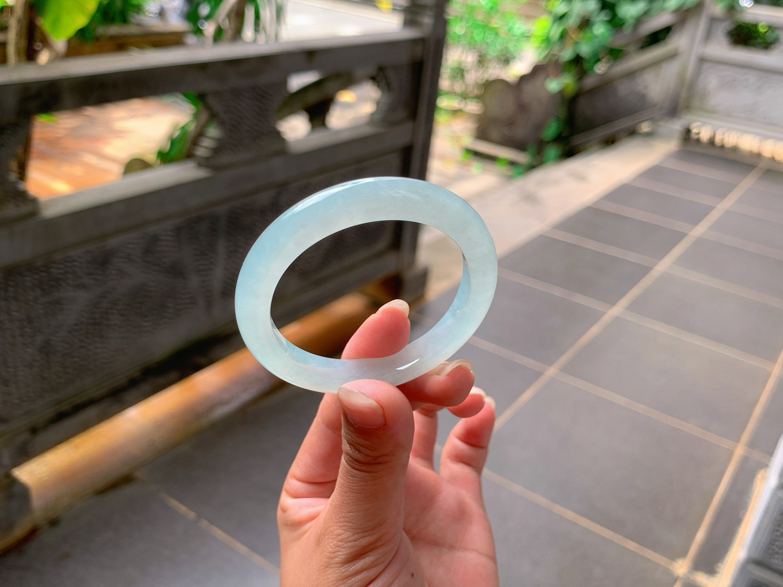 ｜53圈口
冰晴贵妃手镯，色系清淡自然，精致小巧，清清润润的