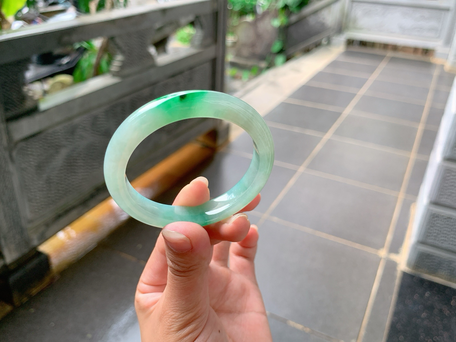 ｜50圈口
白底青，颜色特别的鲜艳抢眼，优雅之气满满的，非常贵气，