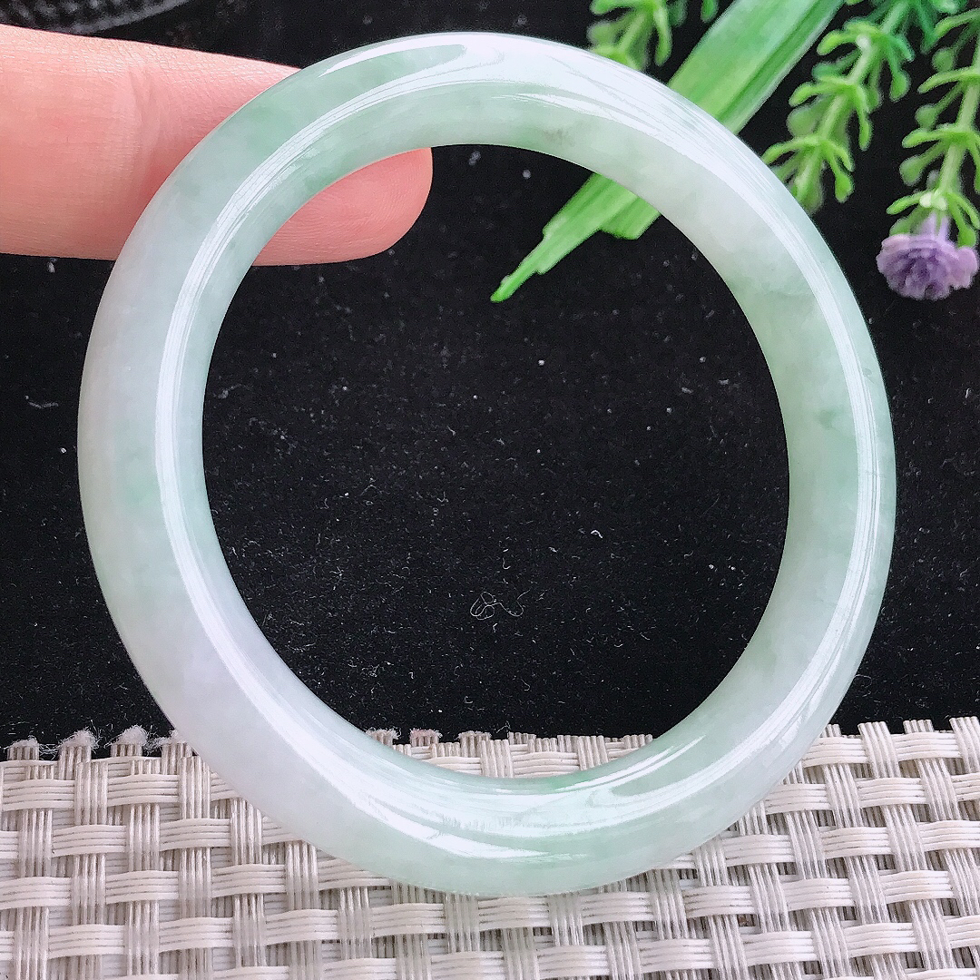实拍A货翡翠51.5/8.8/9老坑冰润飘花圆条手镯平安镯