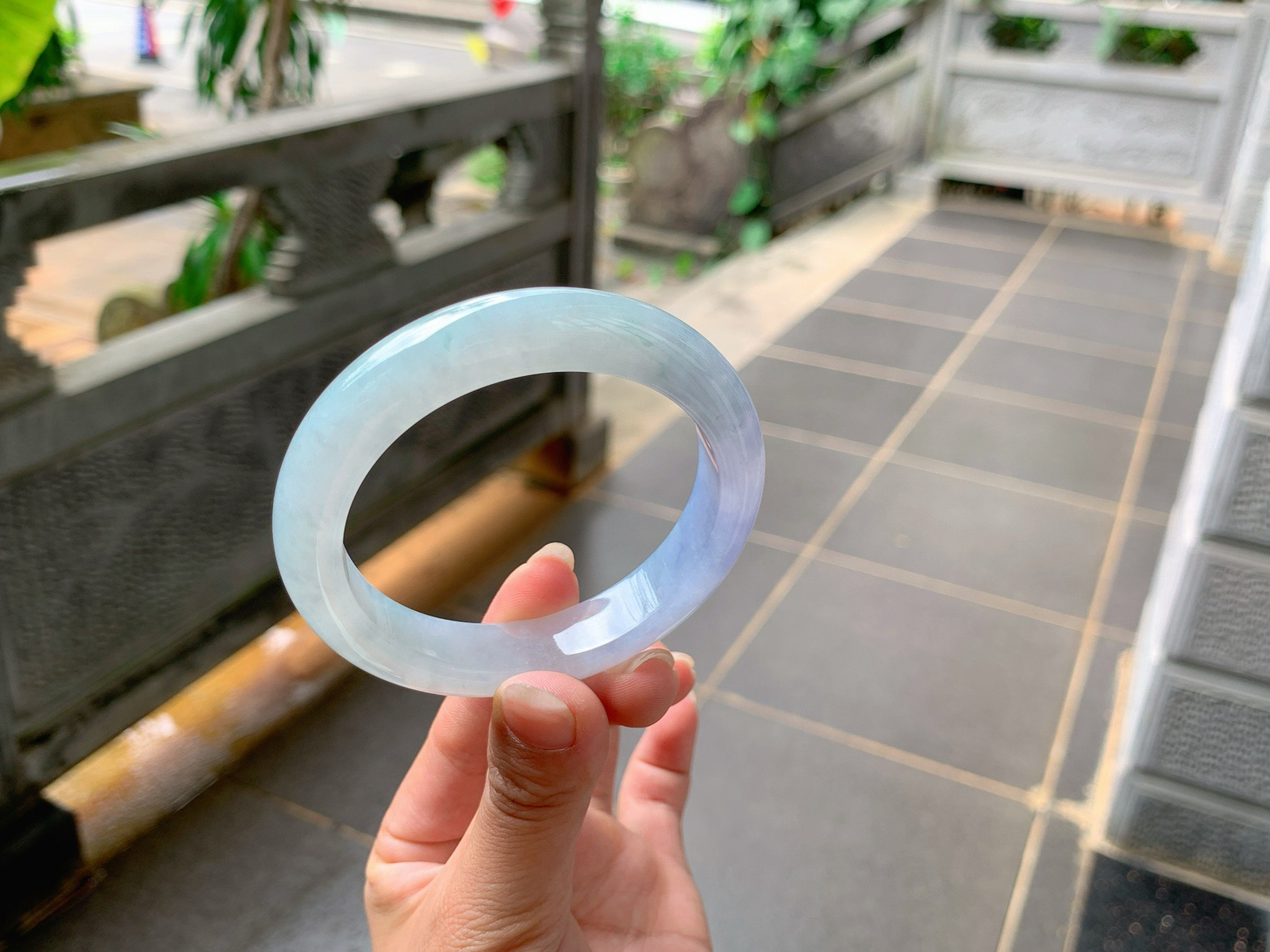 ｜55圈口
薰衣草紫，花色灵艳动人，整体像飞舞的裙摆一样轻盈流畅