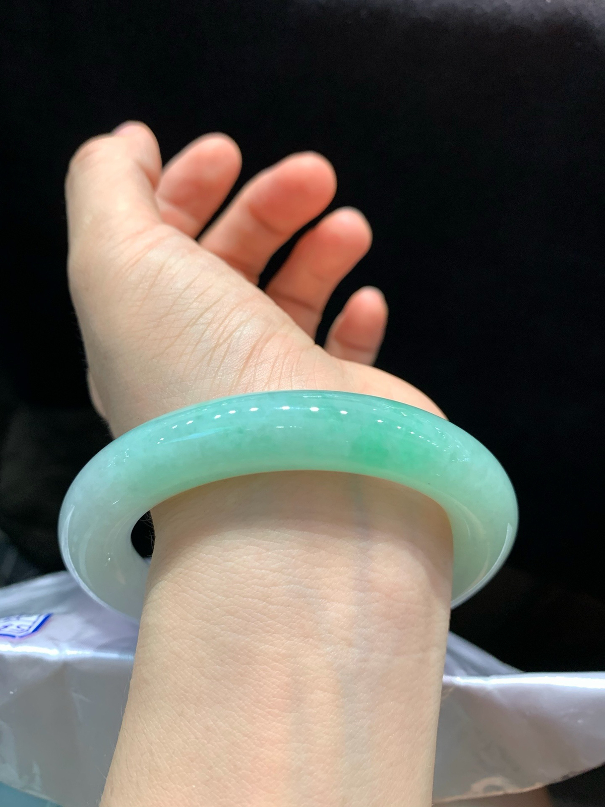 尺寸58/11.3/12.3，带色圆条手镯
水润细腻 种老