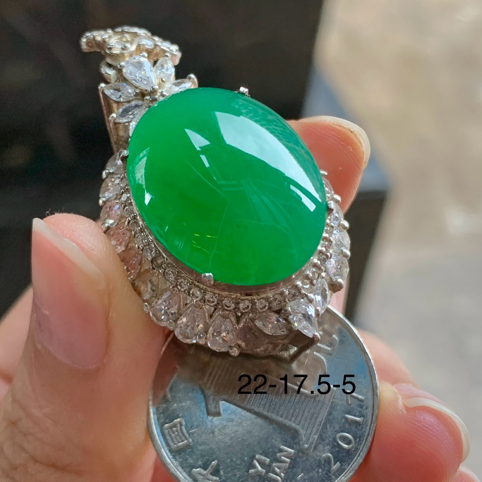 绿色戒面^_^大气 铜托  尺寸22