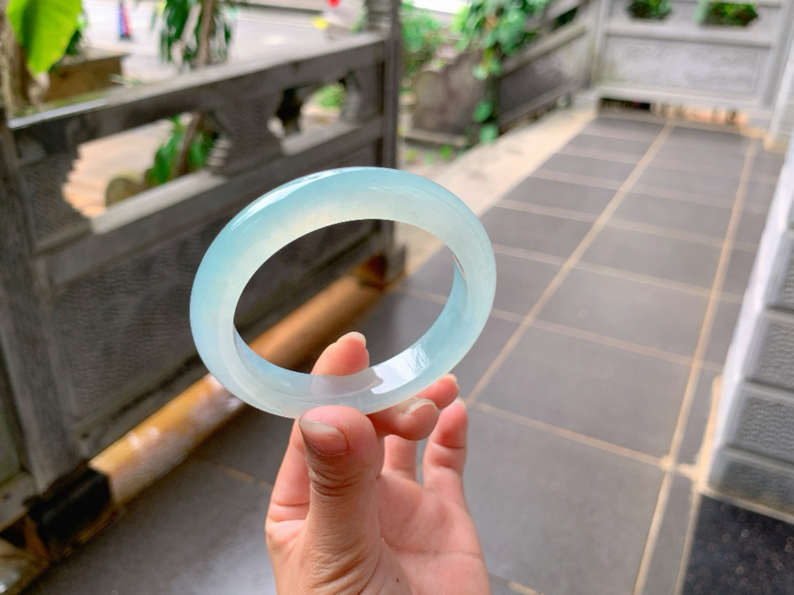 ｜56圈口
淡淡的天空蓝，胶润透亮，风格简约大气，与上一条是姐妹装哦，