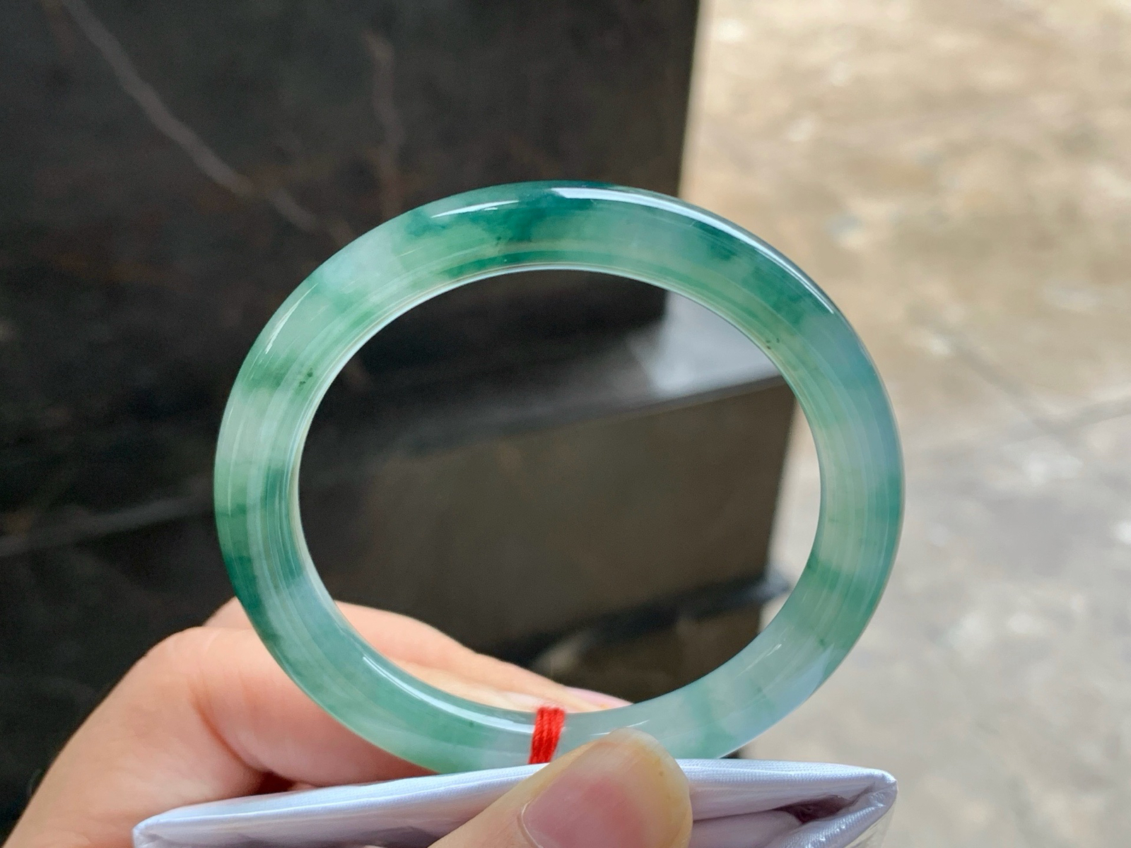 50.5-7.7
蓝花细条^_^飘花鲜艳