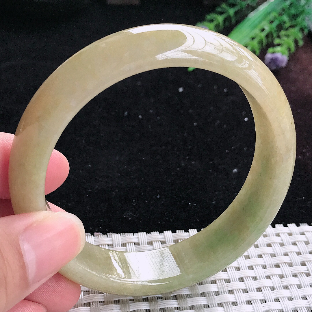 实拍A货翡翠60.5/15.3/8.2大圈口老坑温润黄翡手镯平安镯平安镯