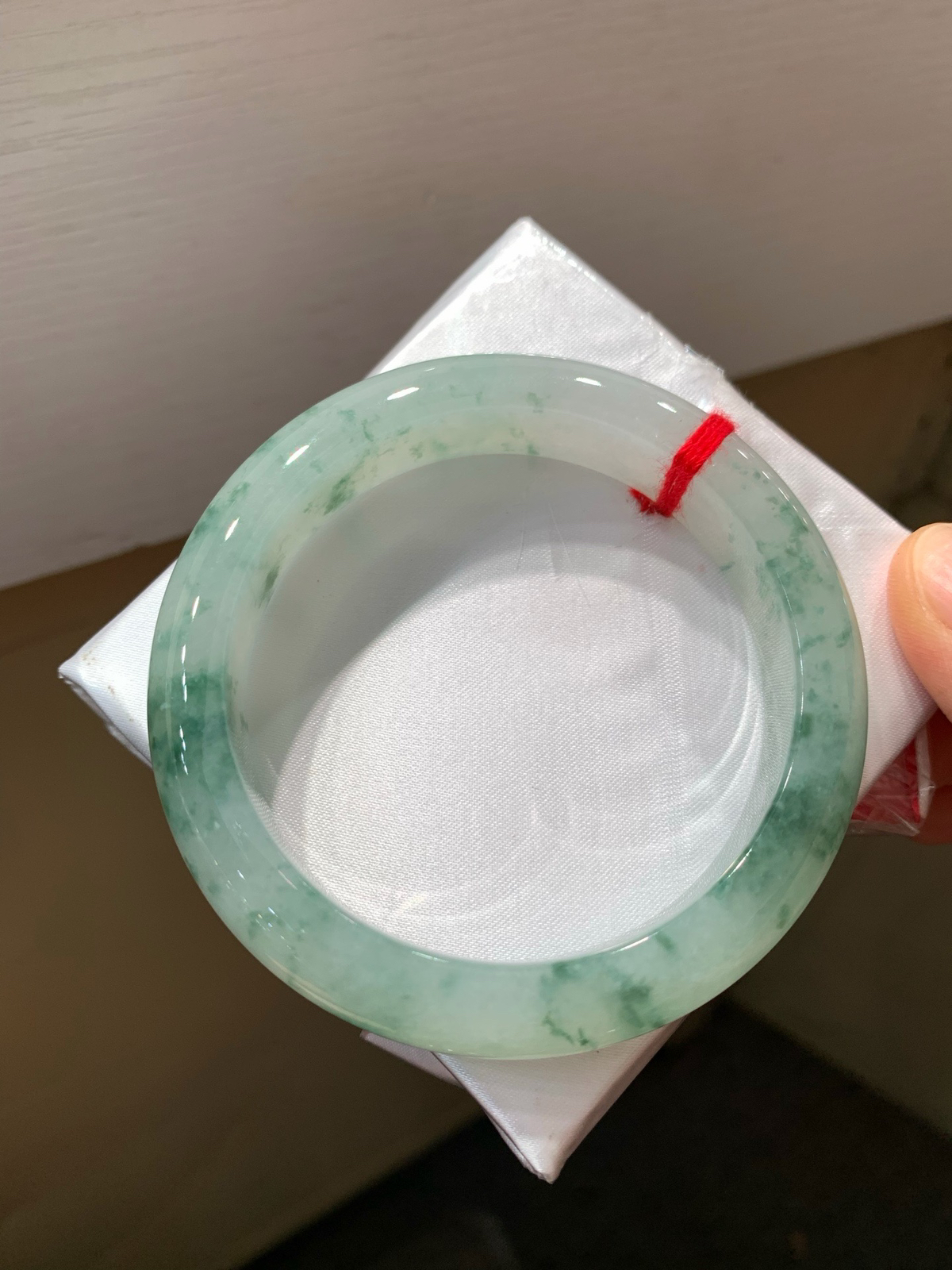 尺寸57/12.5/9.3冰飘花手镯
水润细腻