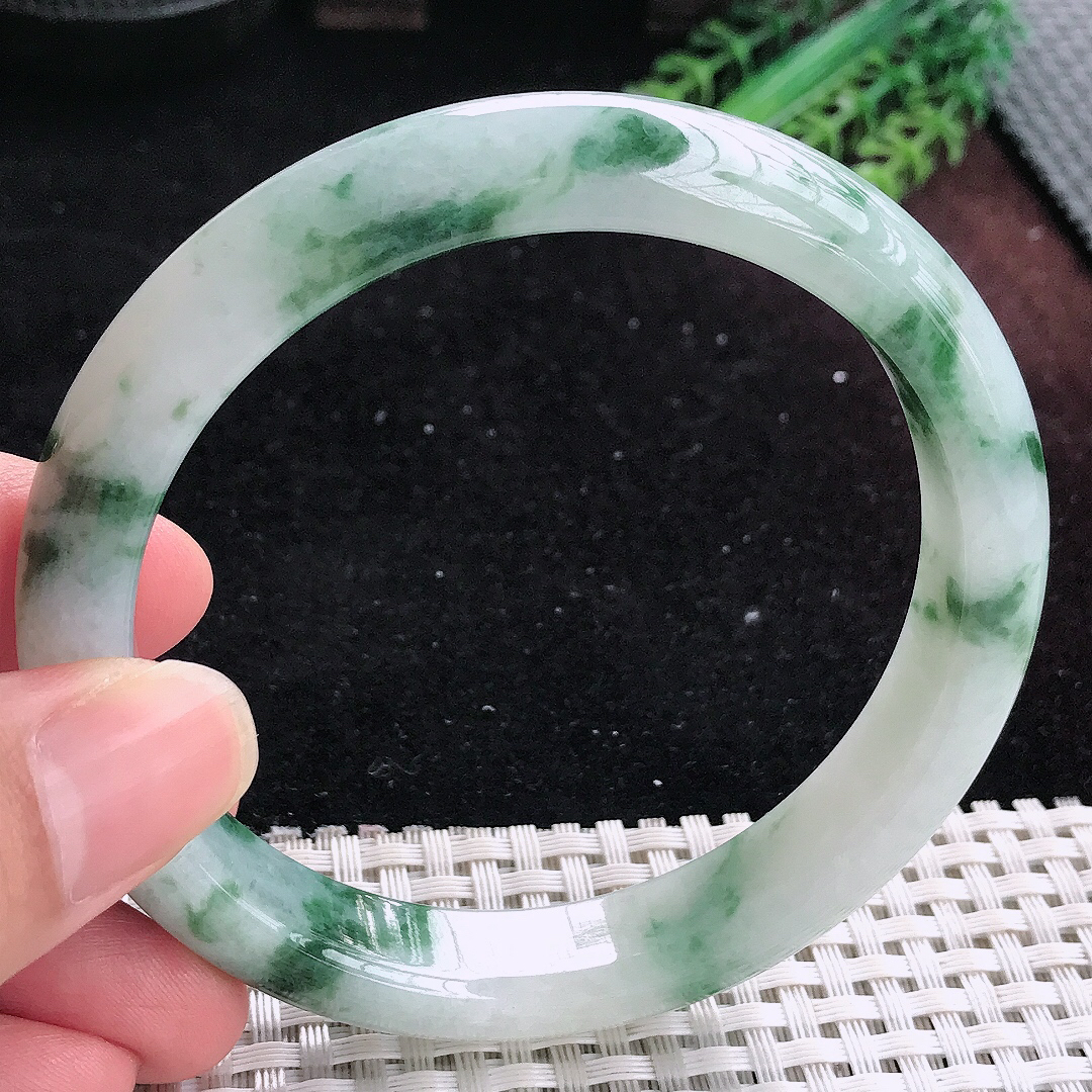 实拍A货翡翠63/12.1/8.5大圈口老坑温润飘花手镯平安镯平安镯