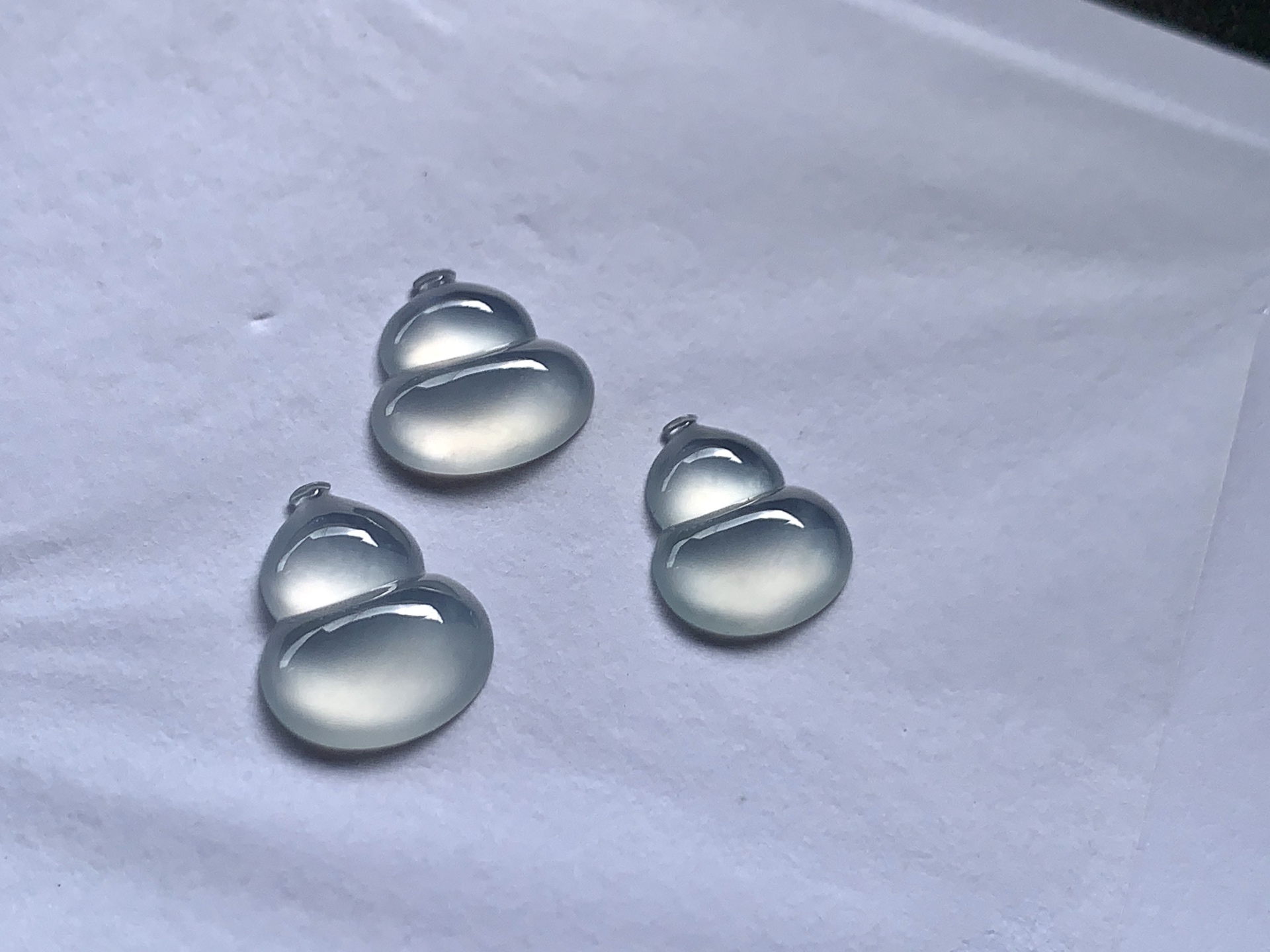 ️ 冰种葫芦一手 尺寸：16.6×13.3×3.2/14.8×12.3×2.9/13.7×13.8
