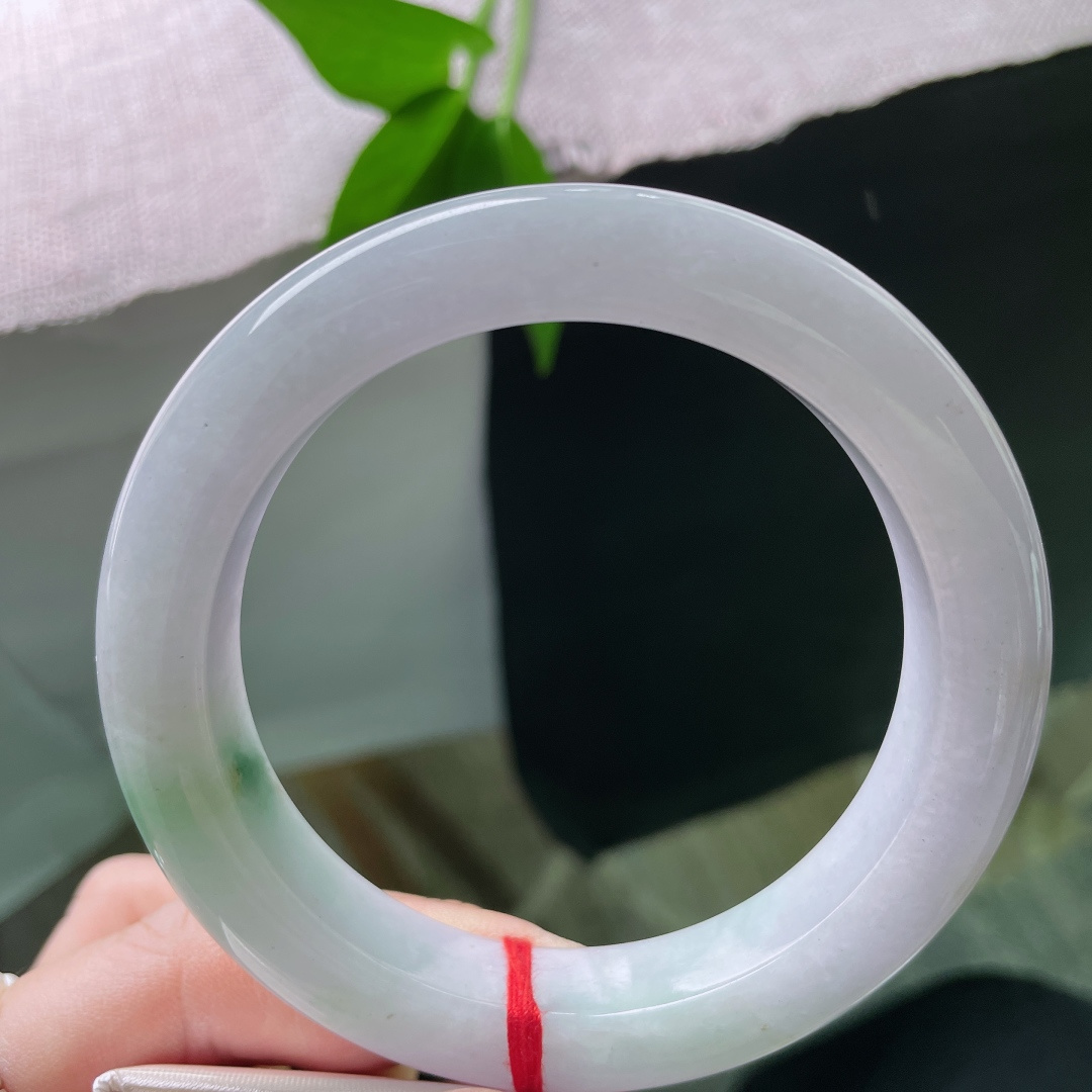 61.5/12.5/10.8，淡紫底正圈，一抹飘花点缀，种老，细润，大圈口，无裂，ss51006a