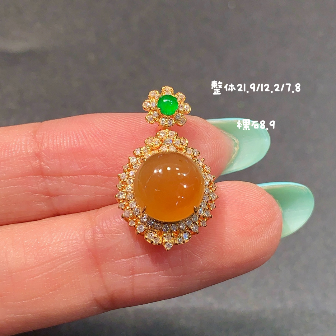 冰黄蛋面吊坠 见者心生欢喜• 光彩熠熠，8.9