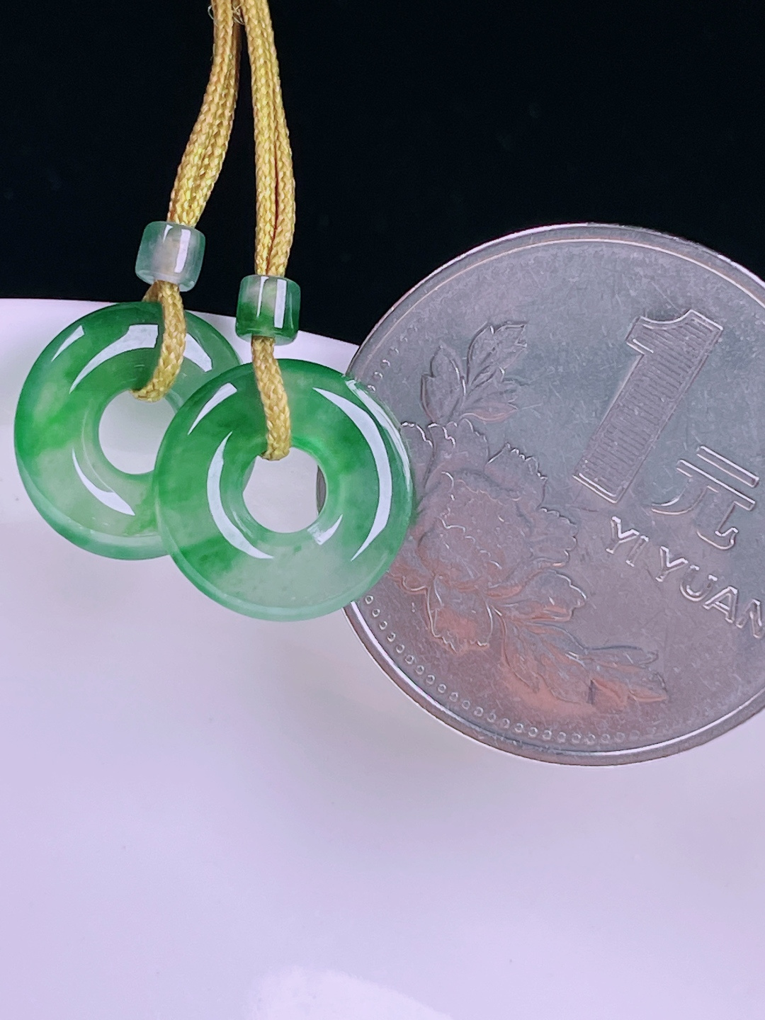 ️冰绿耳坠，老种起光 ，细底通透，尺寸：12/2.6mm0704