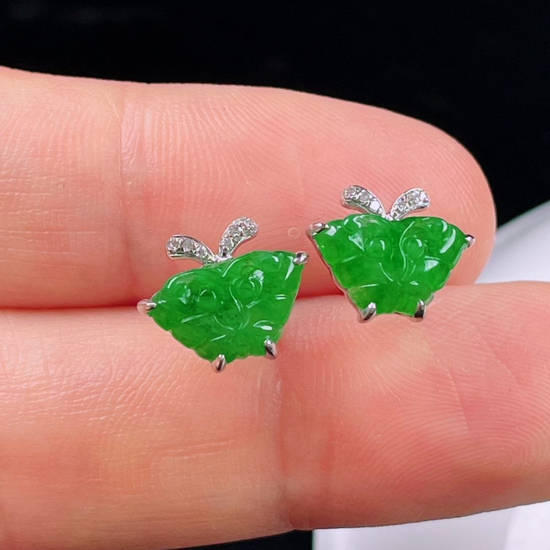 ️冰绿耳钉，老种起光 ，细底通透，尺寸：9.2/11.5/3mm0704