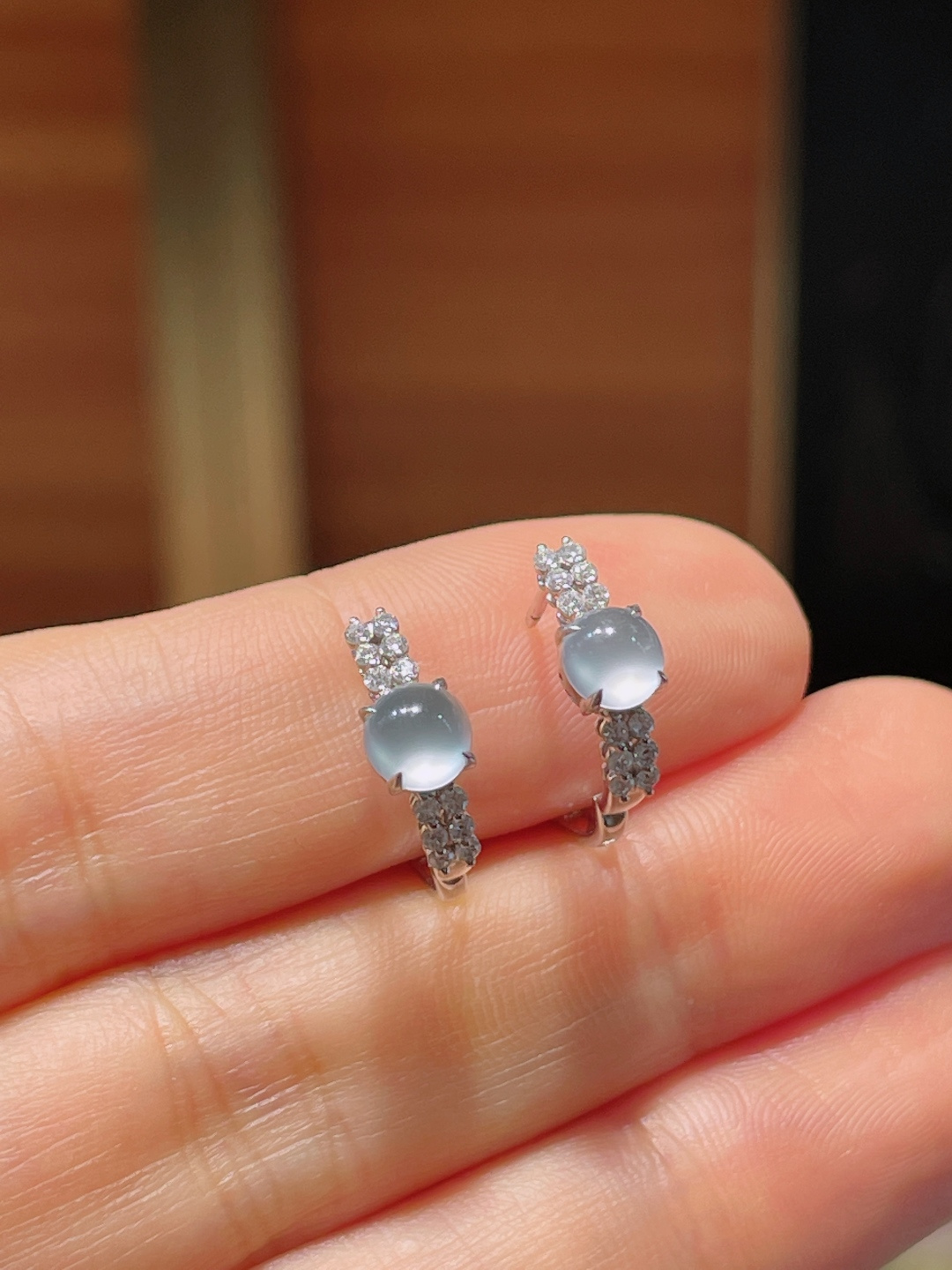 ️老种起光 ，细底通透，尺寸：裸石5/5/3.2mm0704