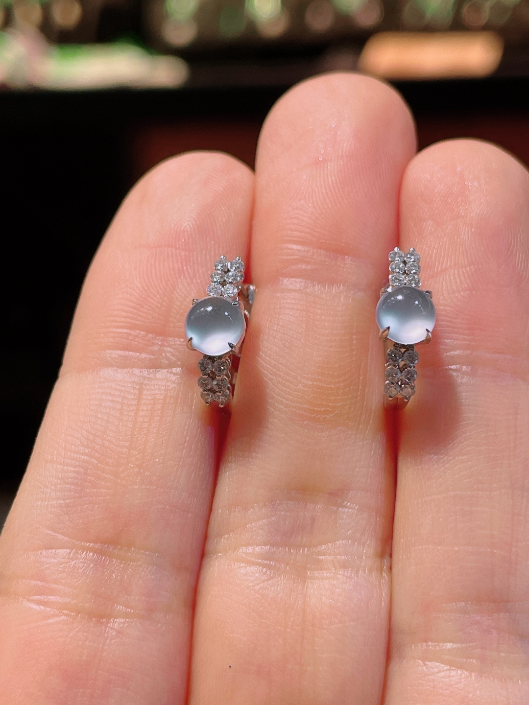 ️老种起光 ，细底通透，尺寸：裸石5/5/3.2mm0704