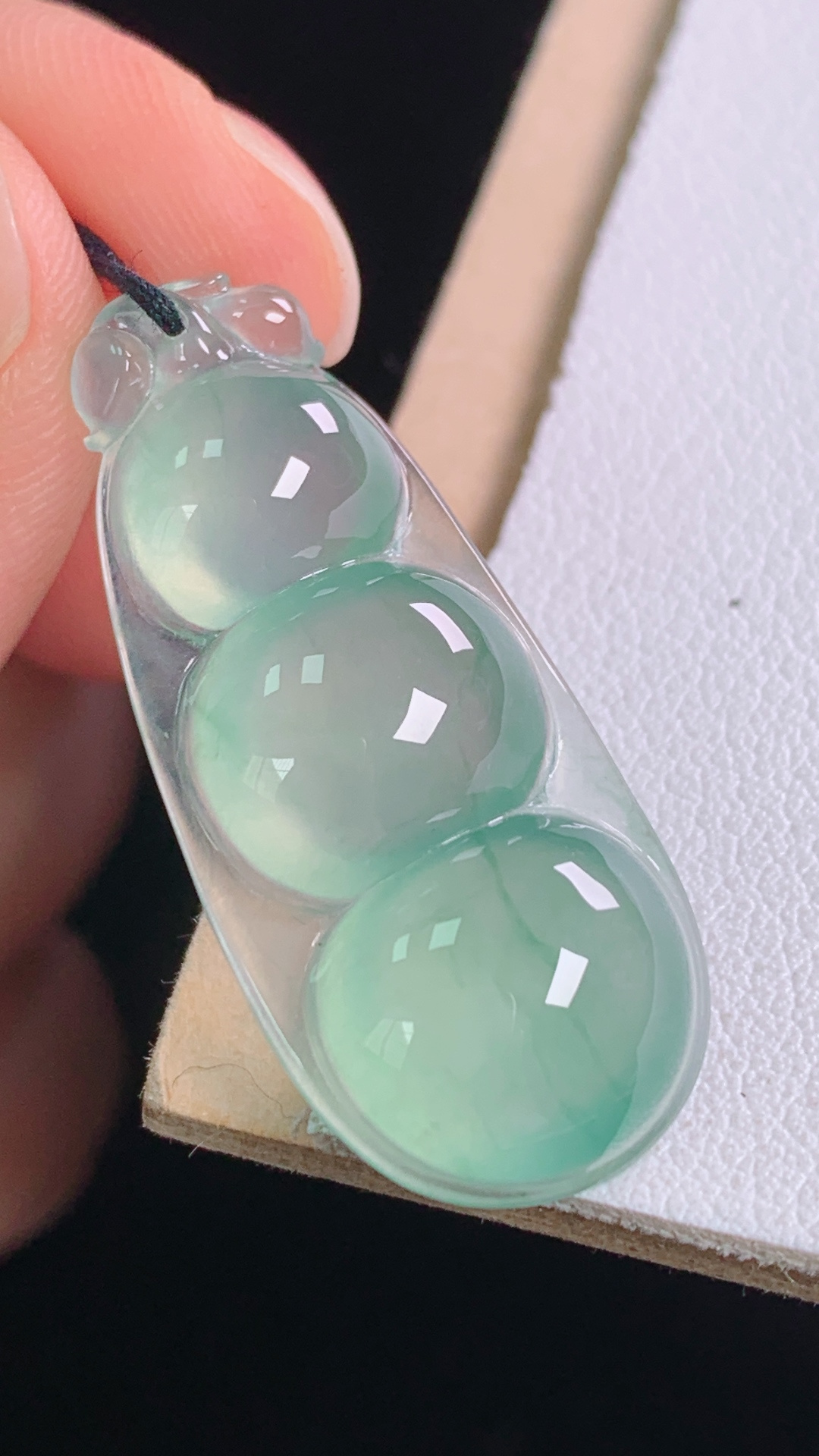 ️冰晴四季豆种色兼备，清透起光，无裂，尺寸:31.5-13.5-5.3mm 1
