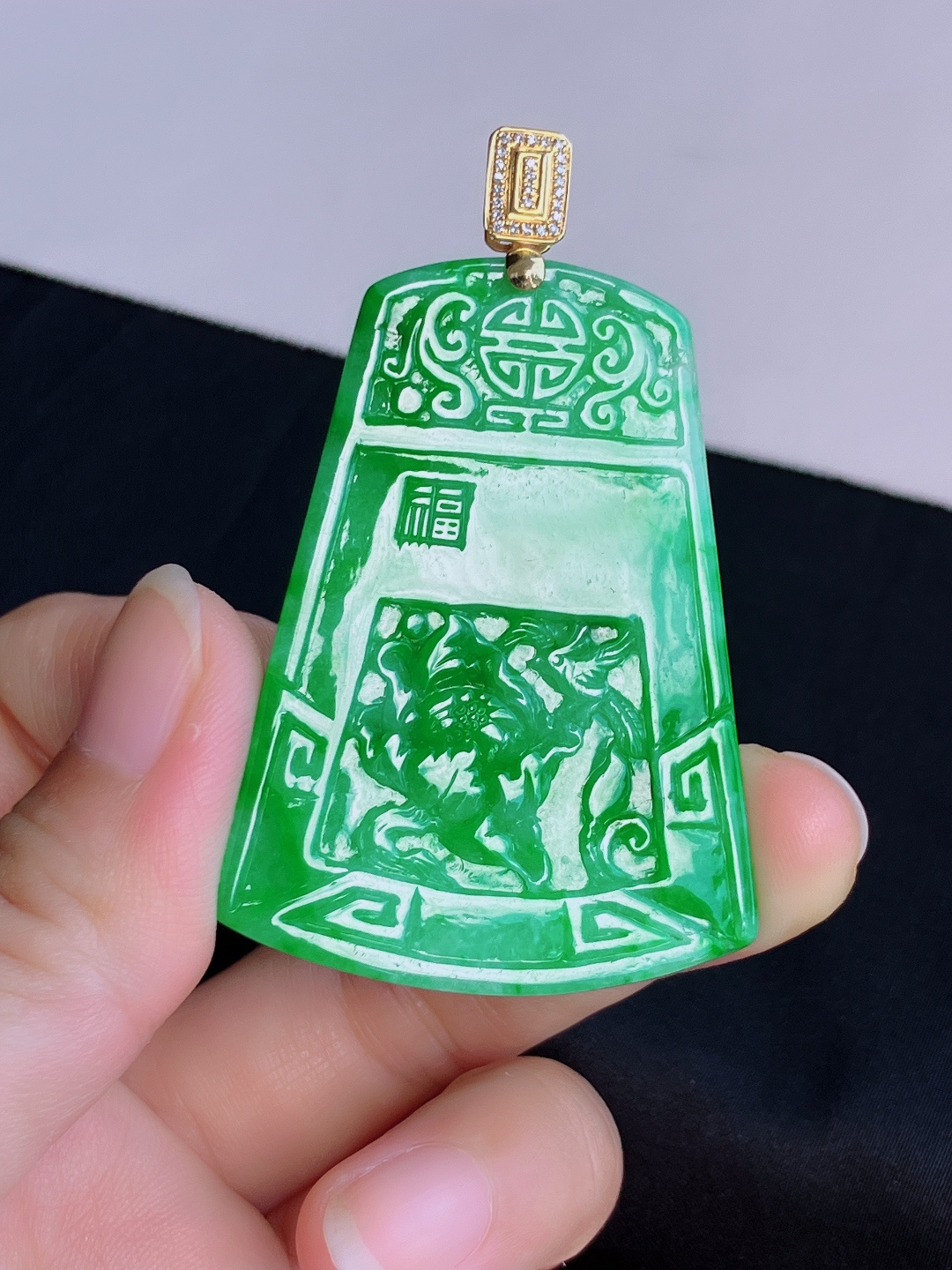 阳绿平安牌，简约时尚，尺寸63.5/54.3/40/5.3/自然光实拍